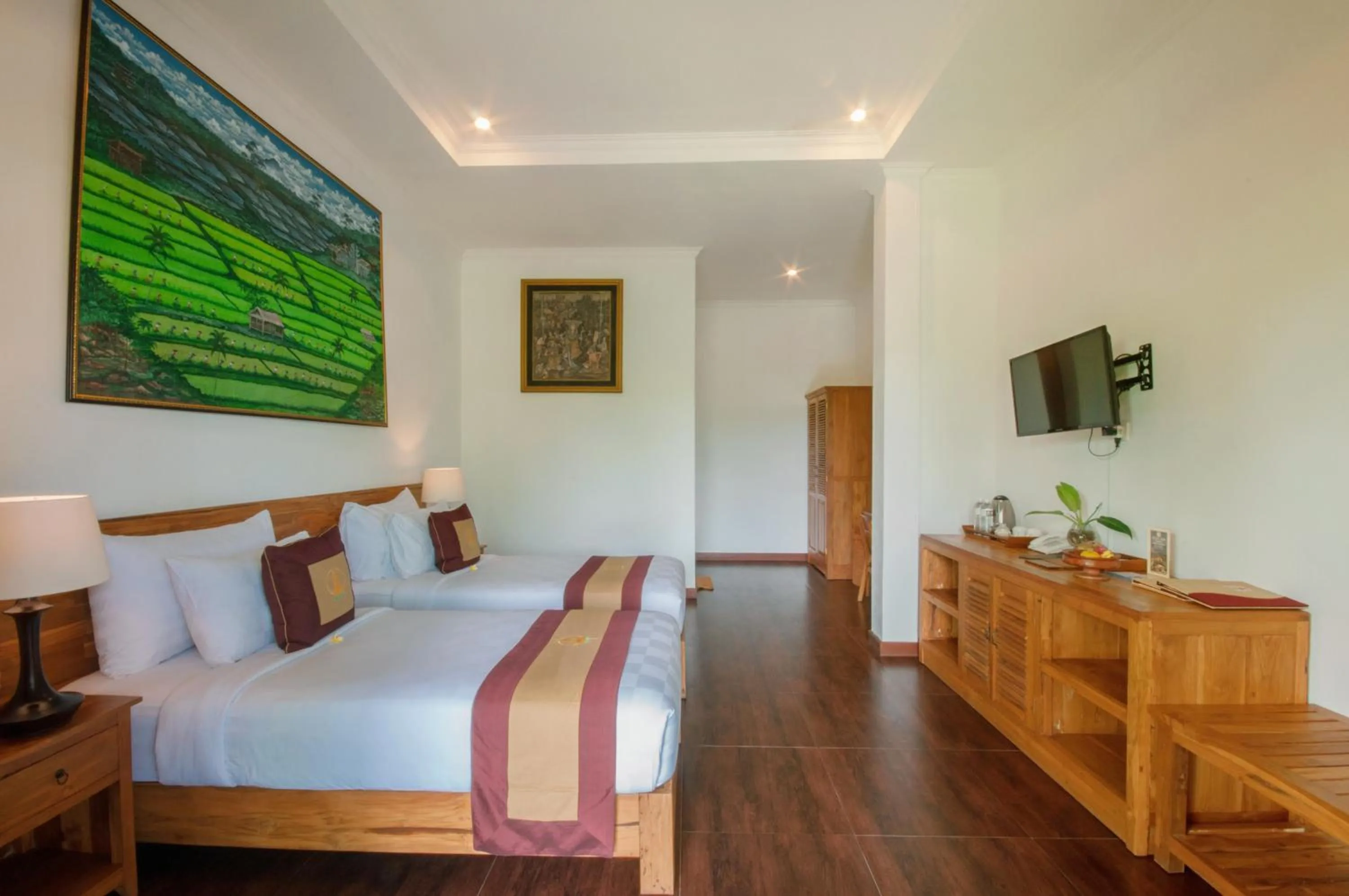 TV and multimedia, Bed in Uma Dawa Resort and Spa