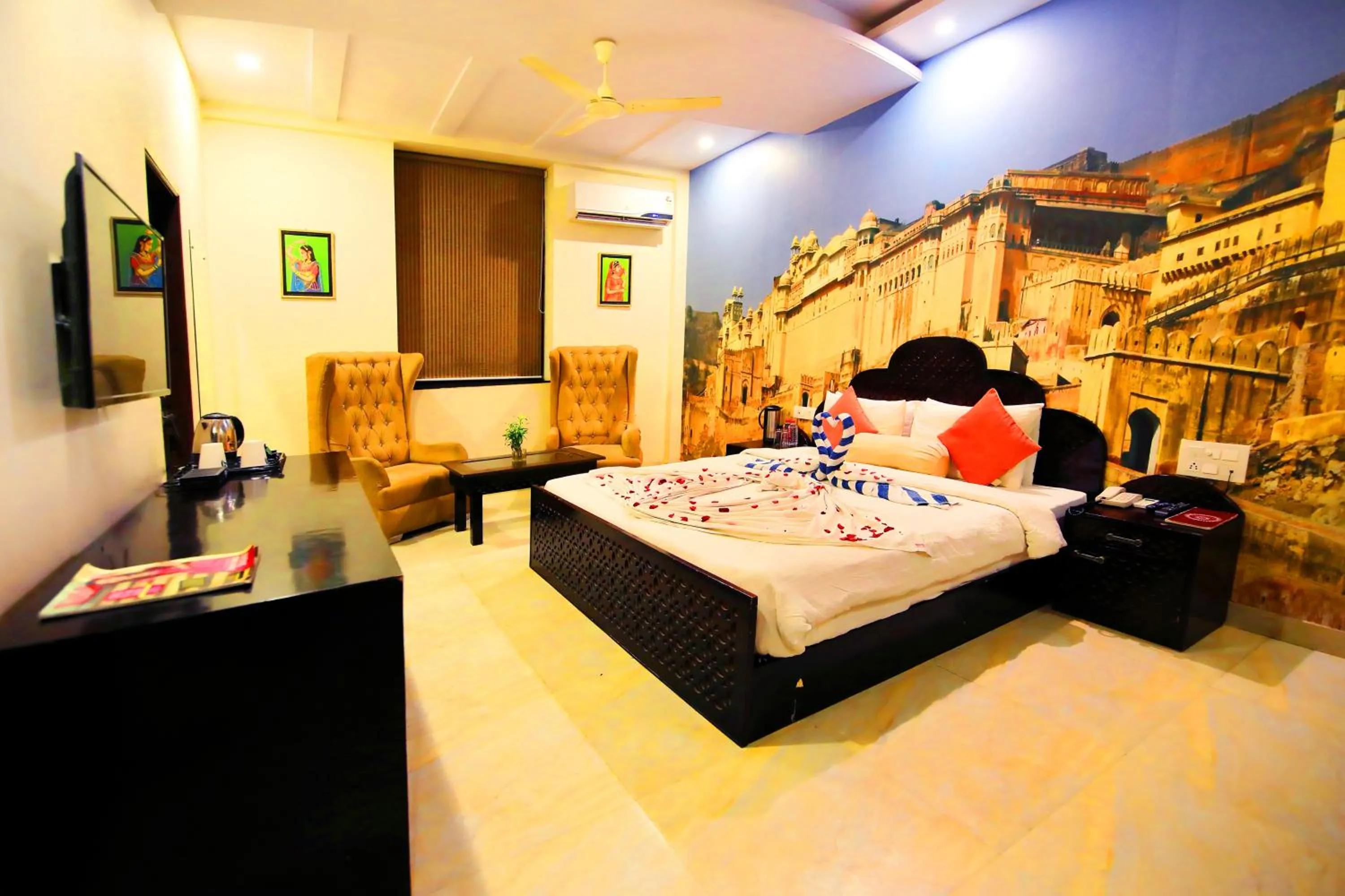 Photo of the whole room, Bed in V One Pride