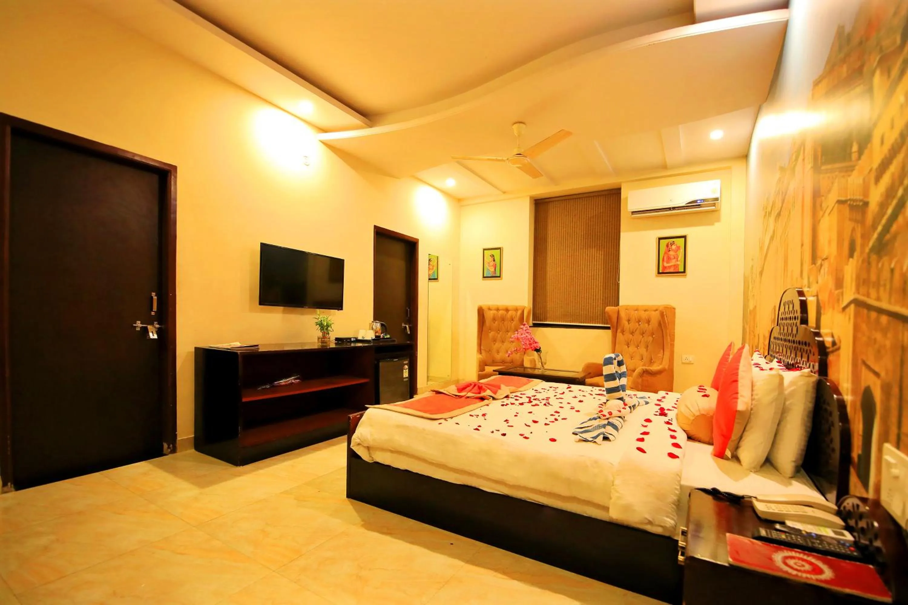 Photo of the whole room, Bed in V One Pride