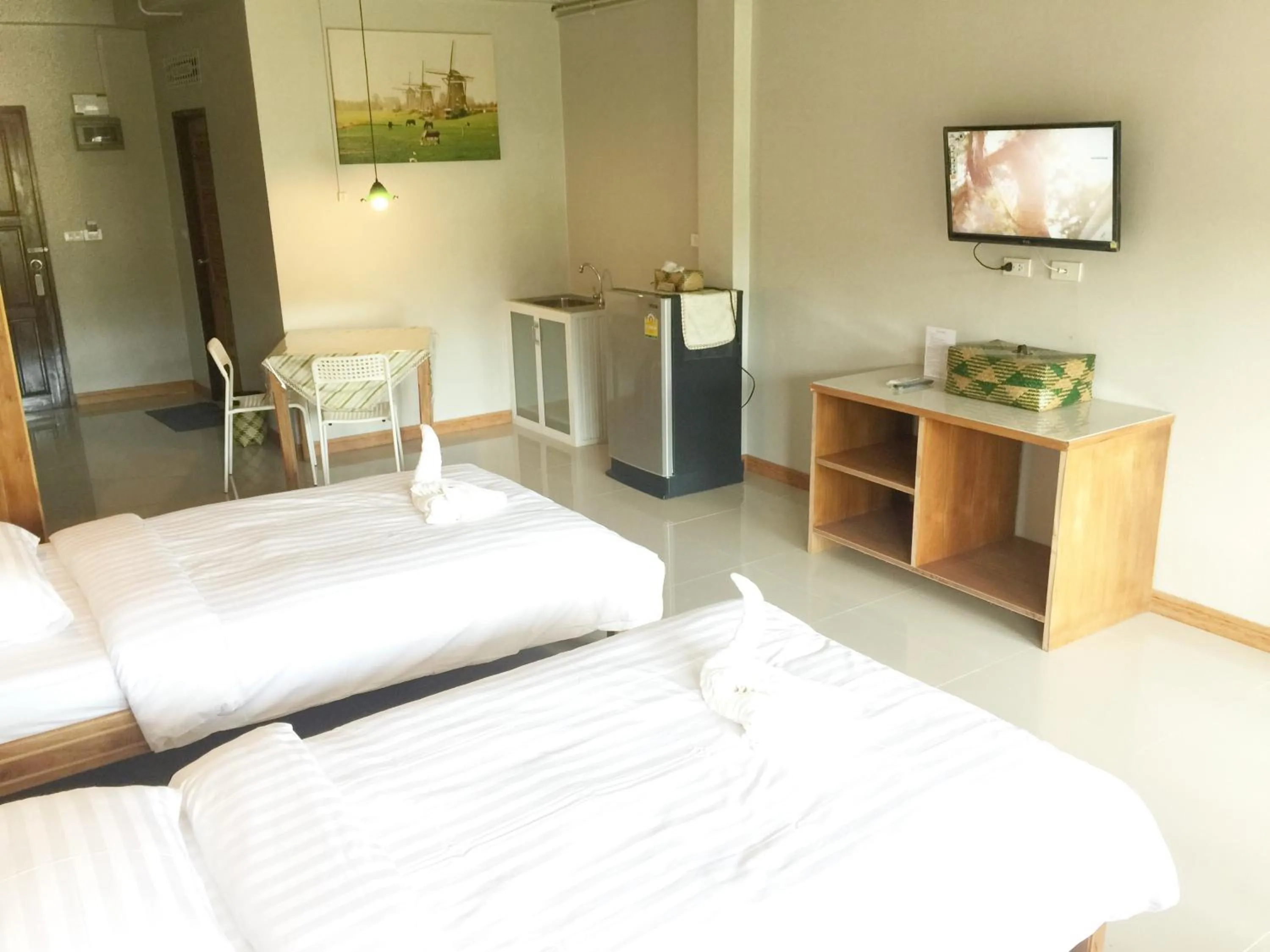 Photo of the whole room, Bed in Baan Bangrak Residence