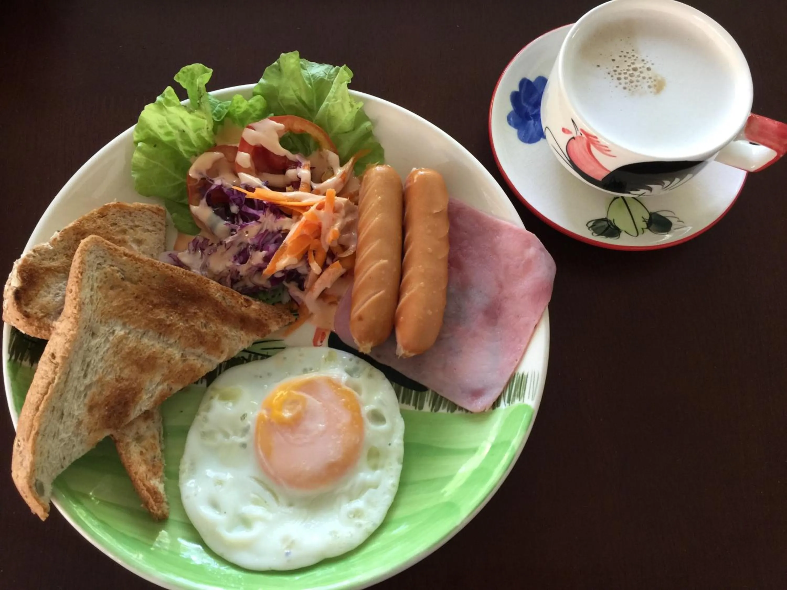 Breakfast in Baan Bangrak Residence