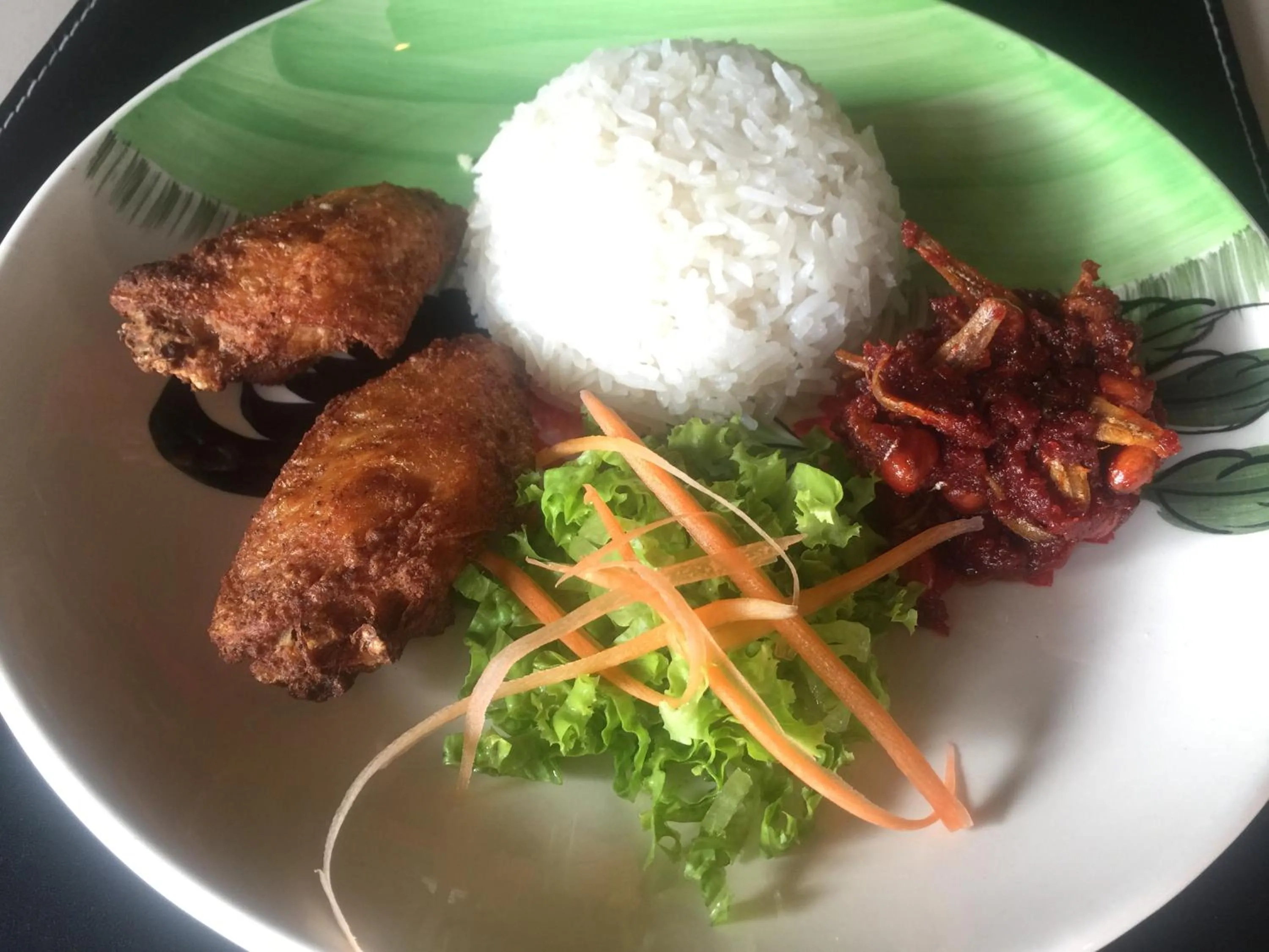 Breakfast in Baan Bangrak Residence