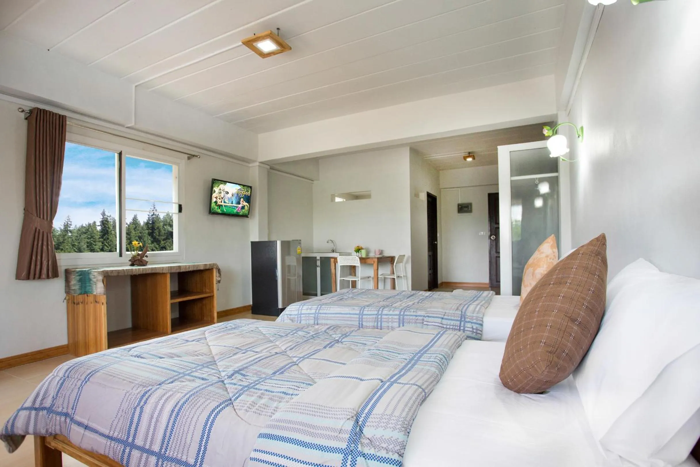 Photo of the whole room, Bed in Baan Bangrak Residence