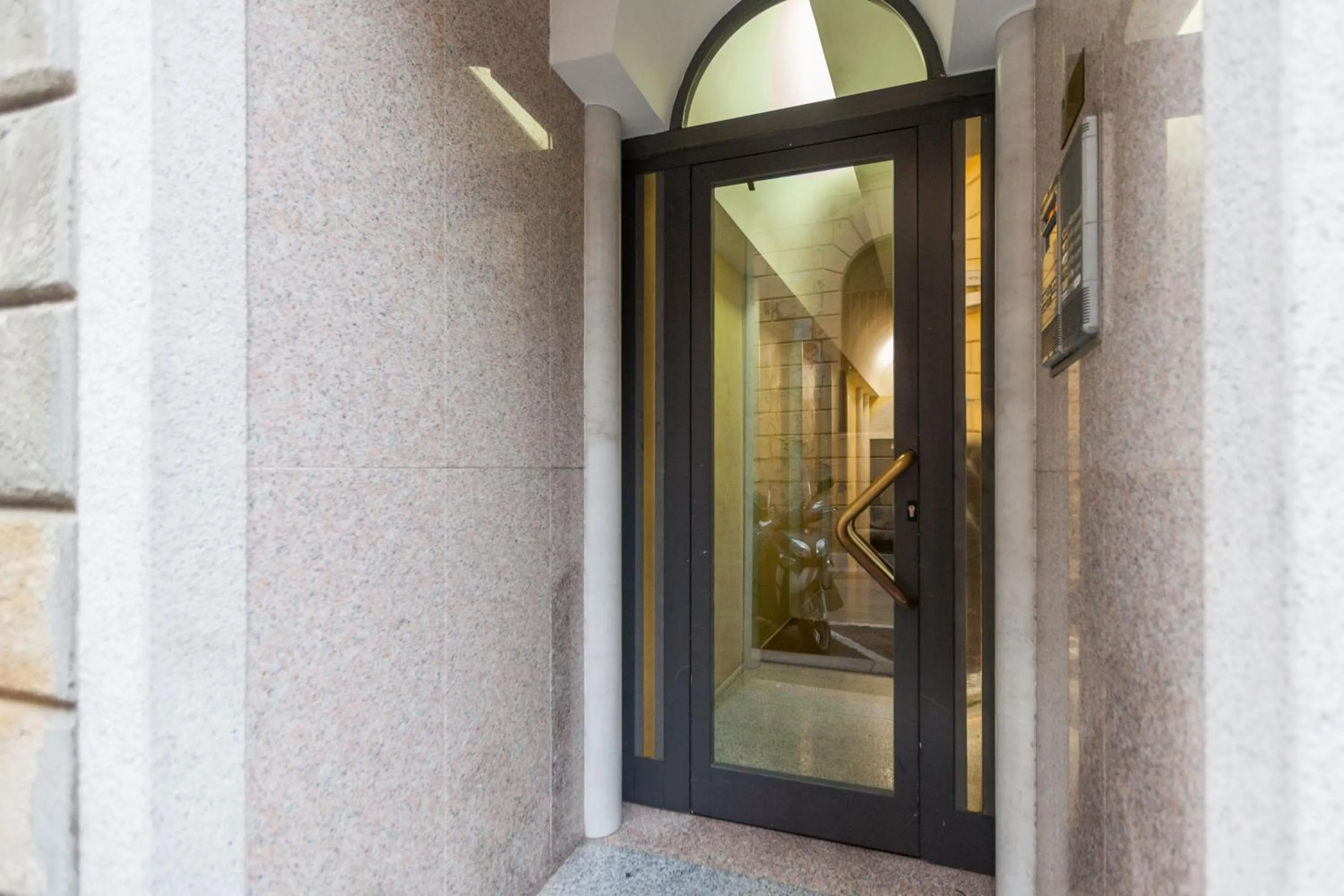 Facade/entrance in easyhomes - Spiga Suite