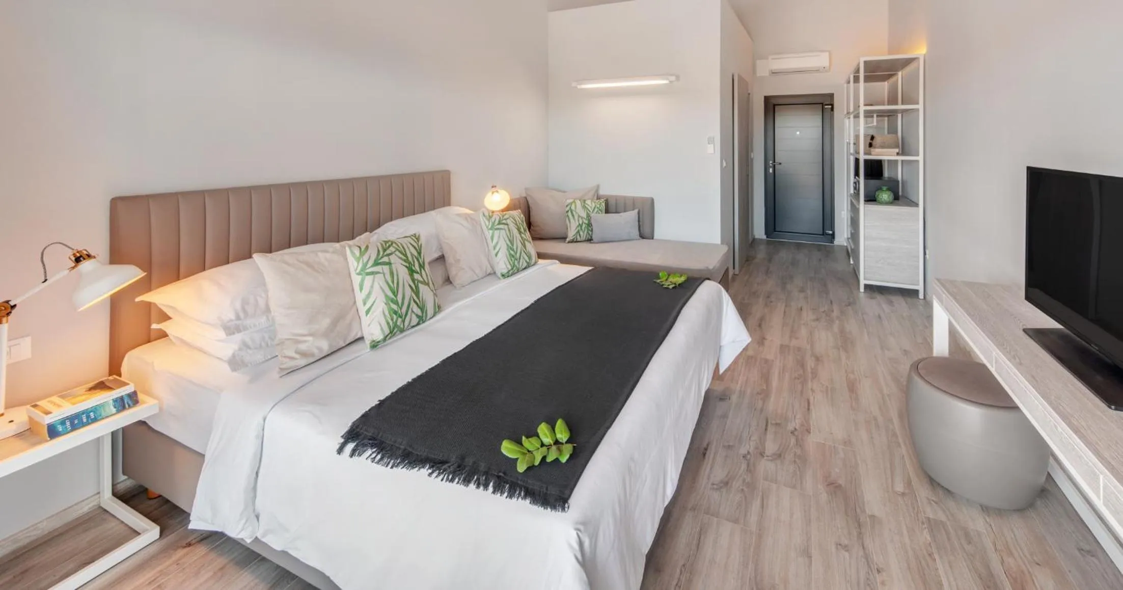 Bedroom, Bed in Gava Waterman Milna Resort – All Inclusive