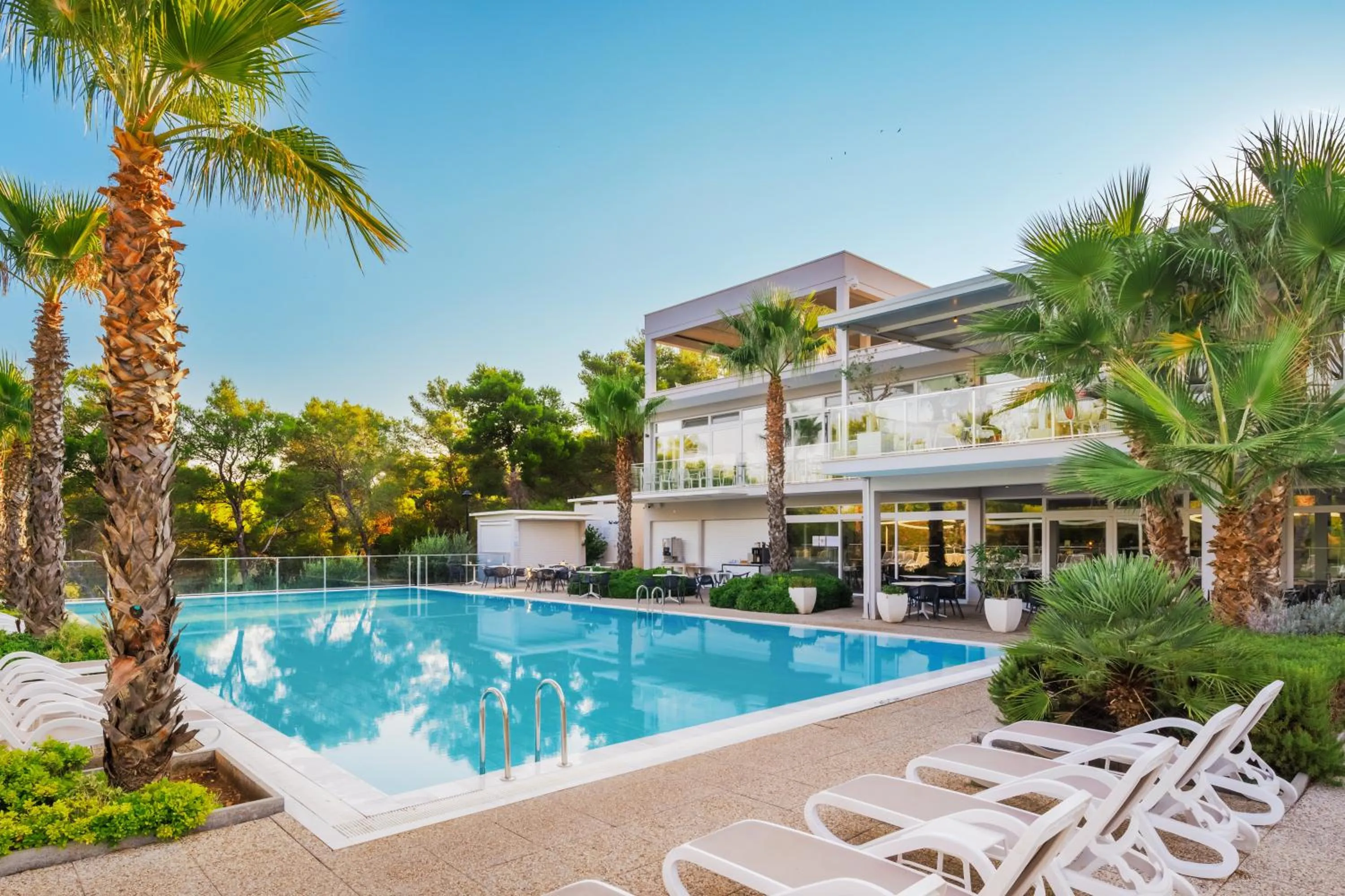 Area and facilities in Gava Waterman Milna Resort – All Inclusive