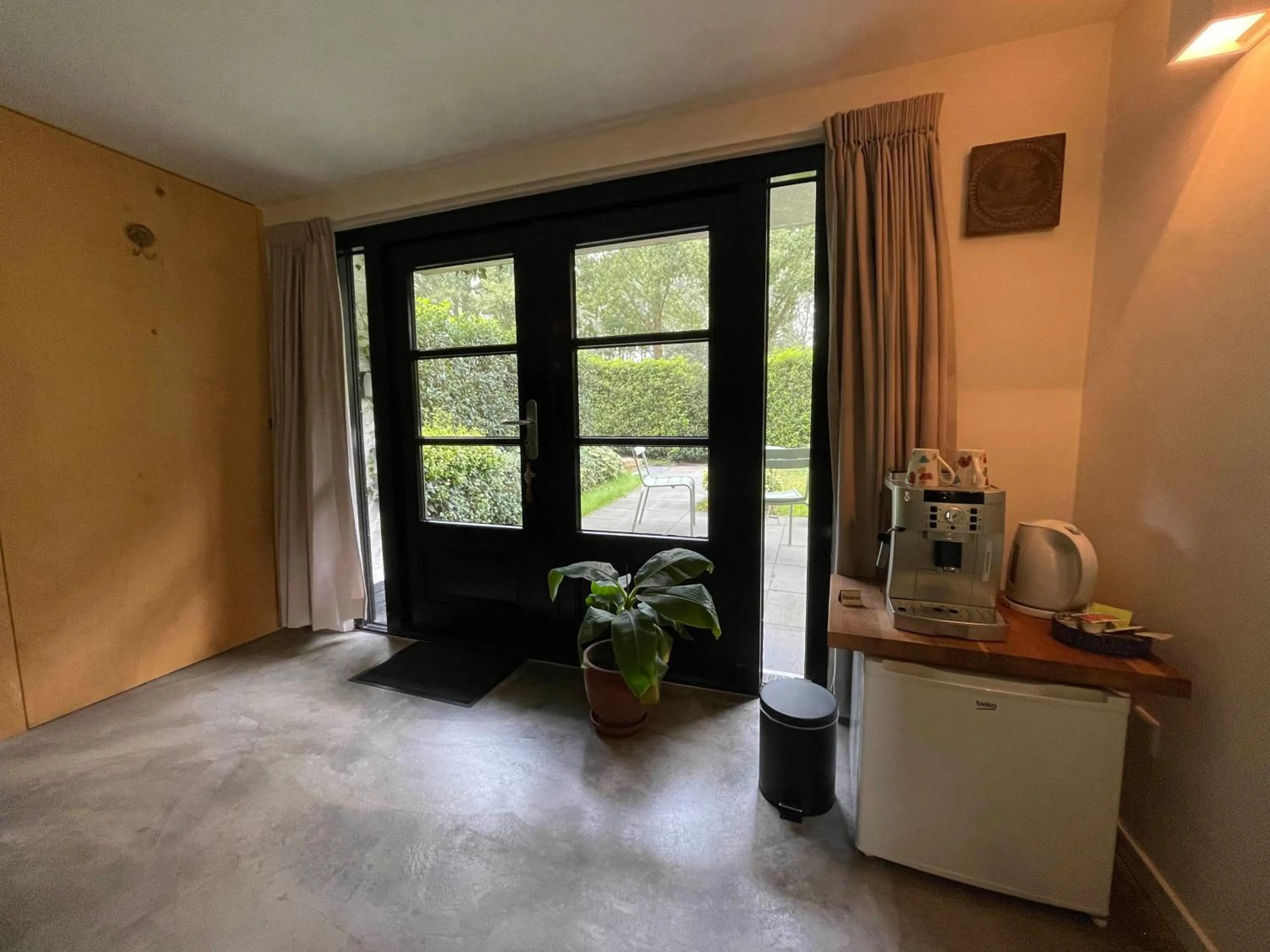 Coffee/tea facilities in La Grange 28