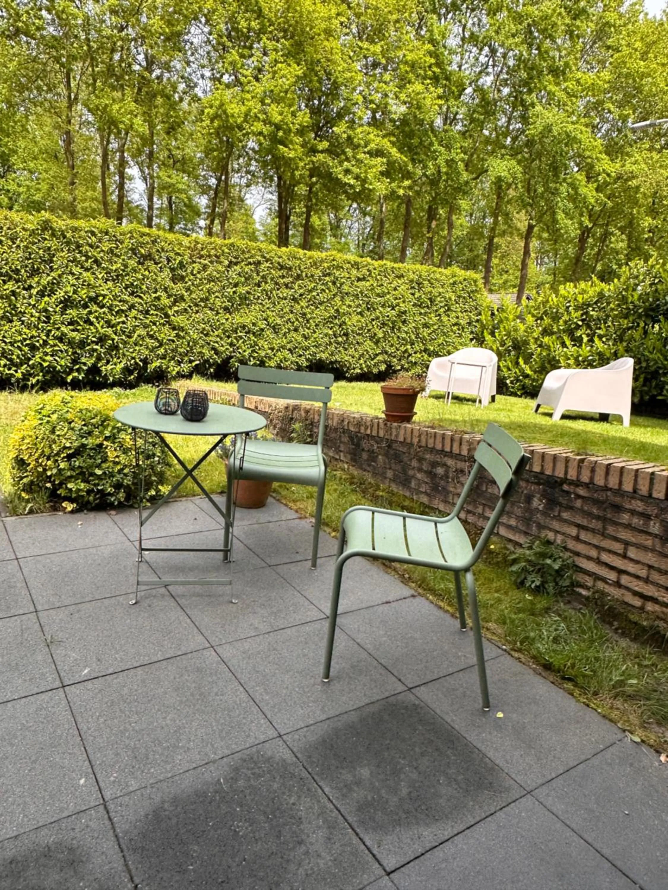 Garden in La Grange 28