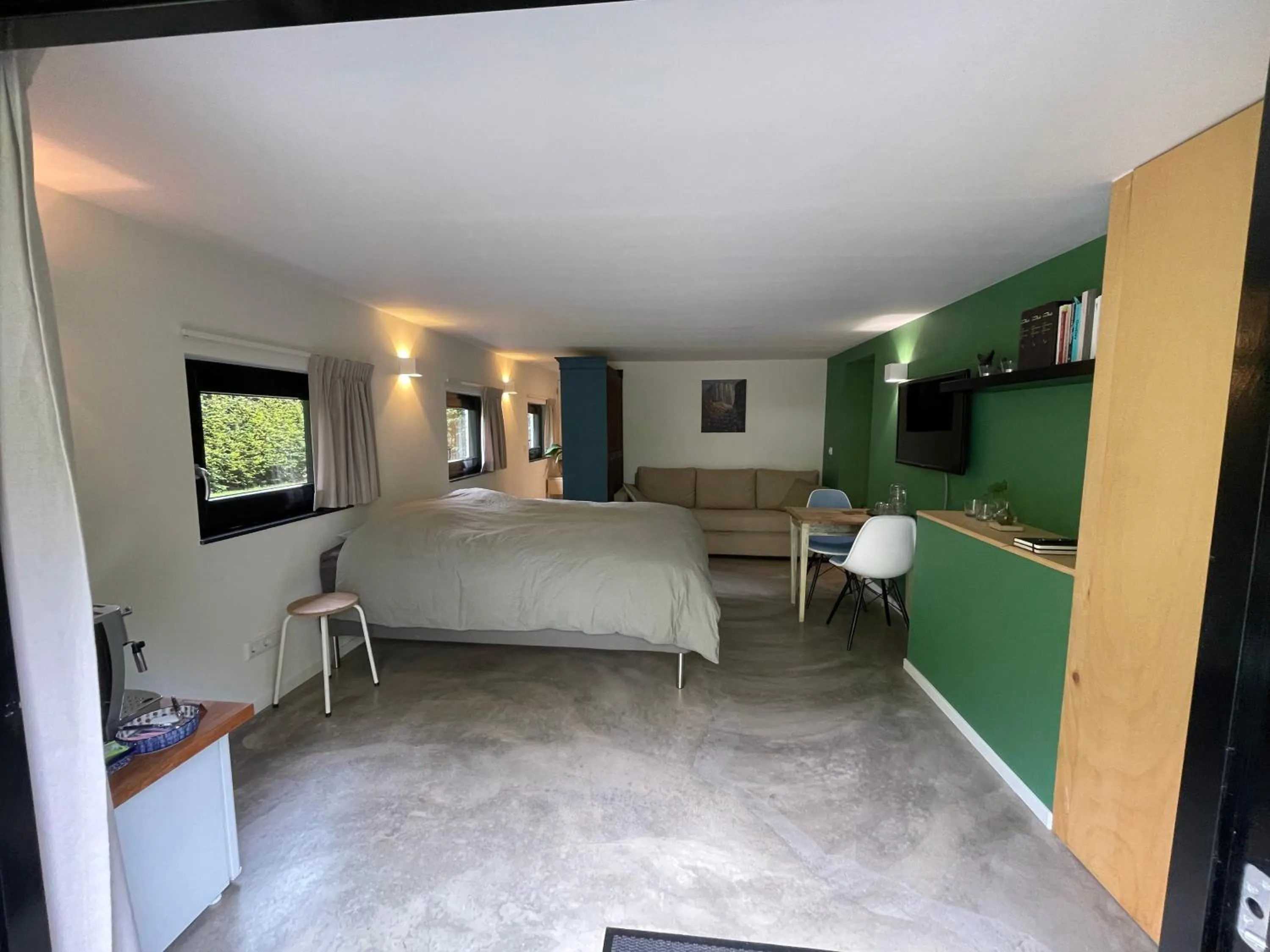 Photo of the whole room, Bed in La Grange 28