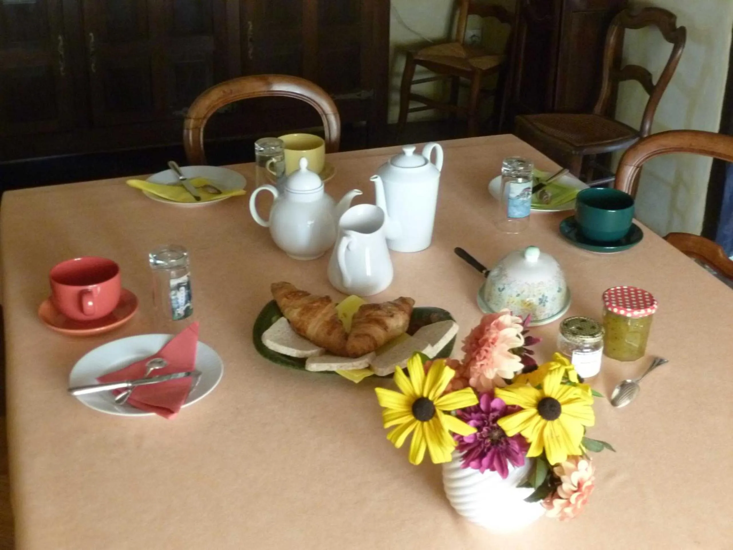Continental breakfast in La Sauleraie