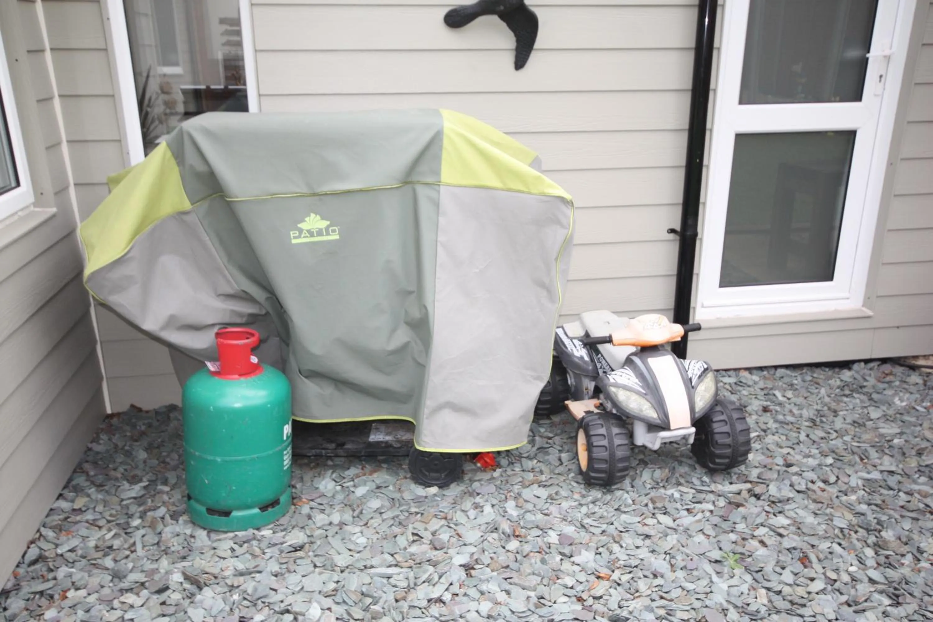 BBQ facilities in Four Corners Holiday Home Hot Tub & Sauna