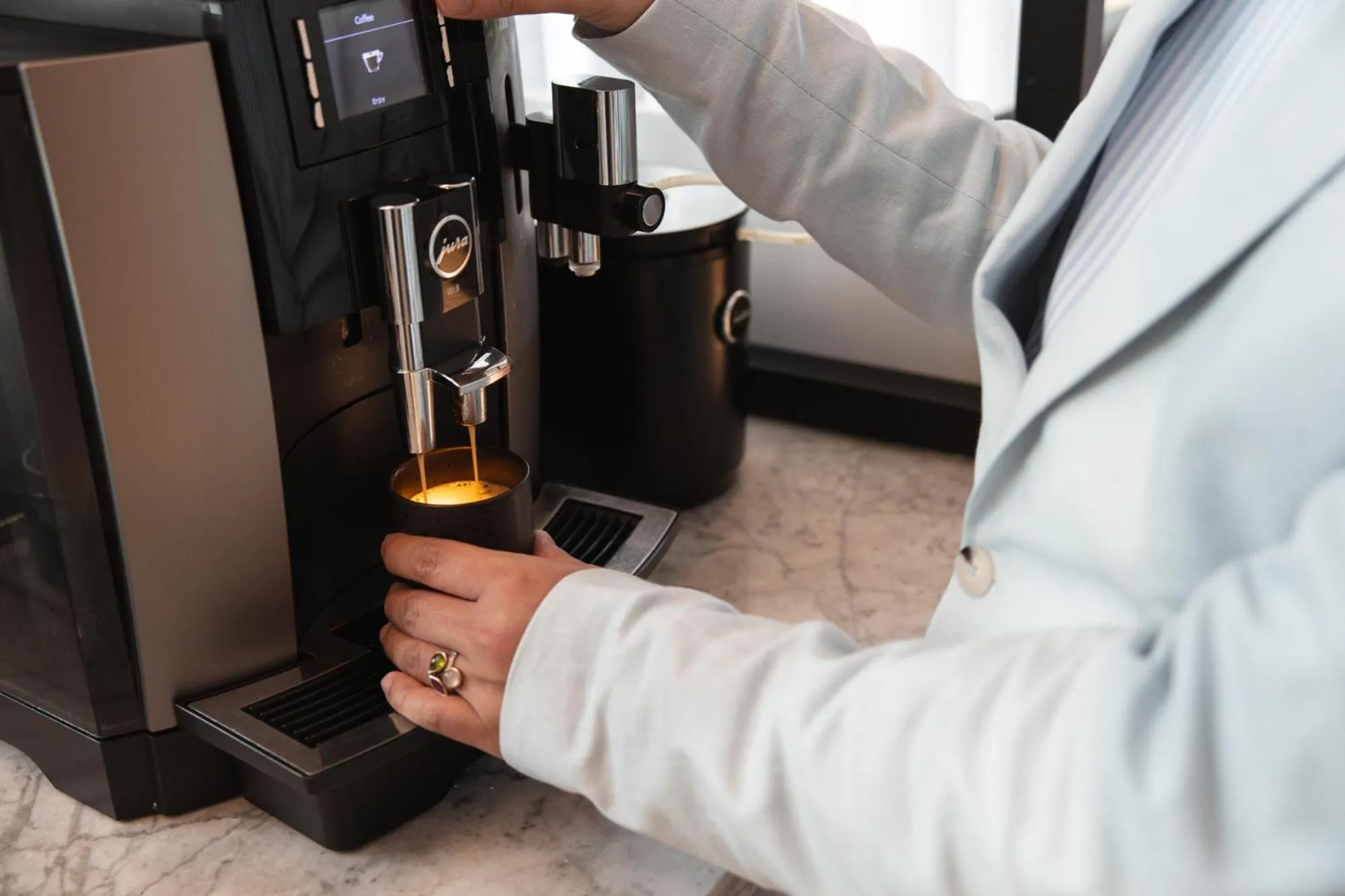 Coffee/tea facilities in PREMIER SUITES Rotterdam