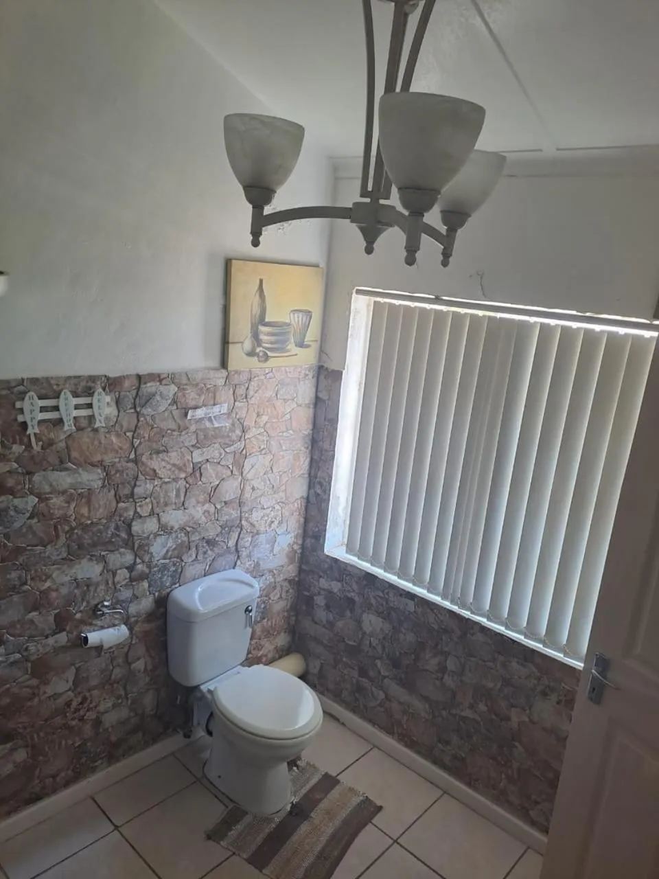 Toilet in Breaking Dawn