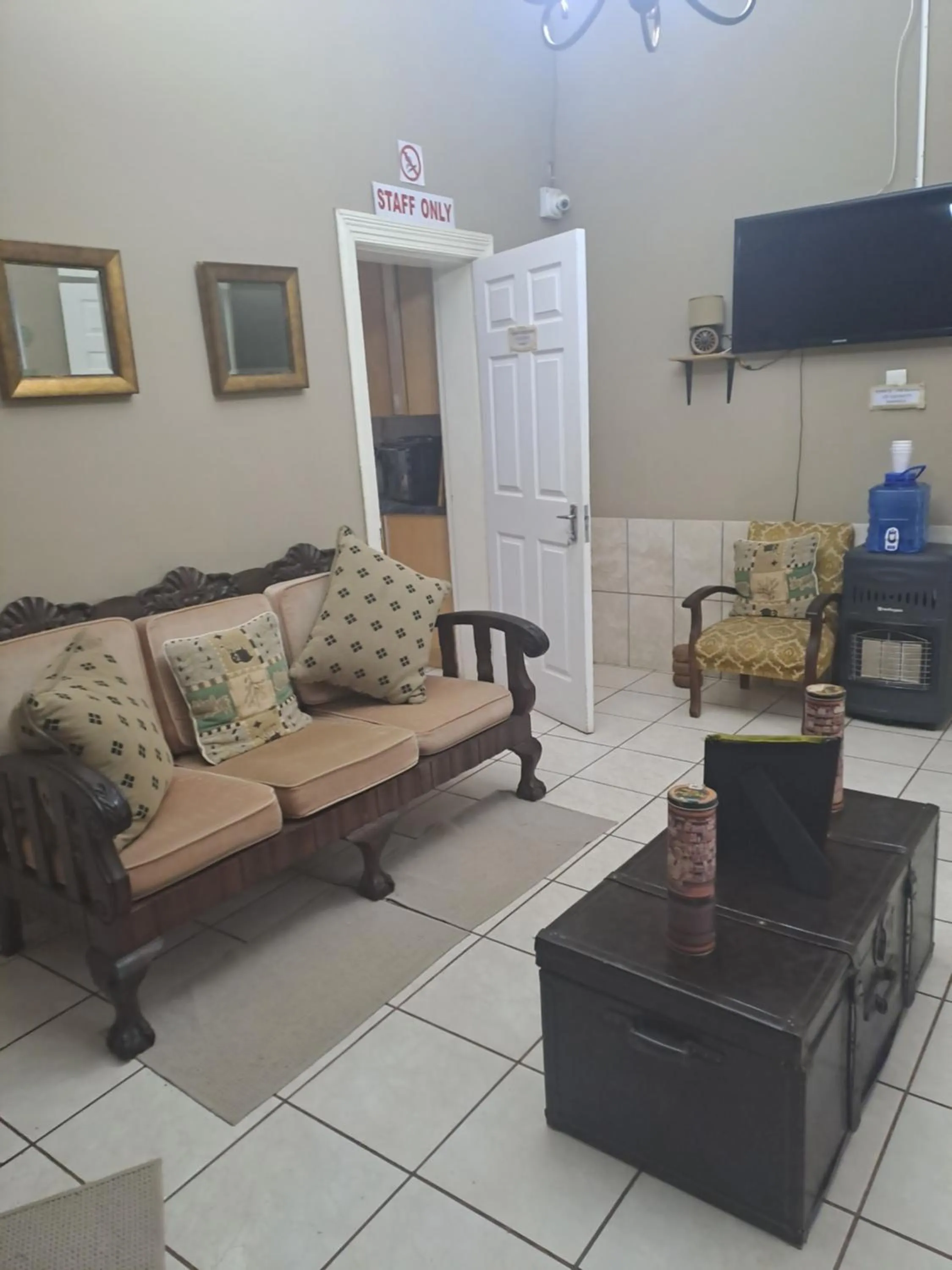 Living room in Breaking Dawn