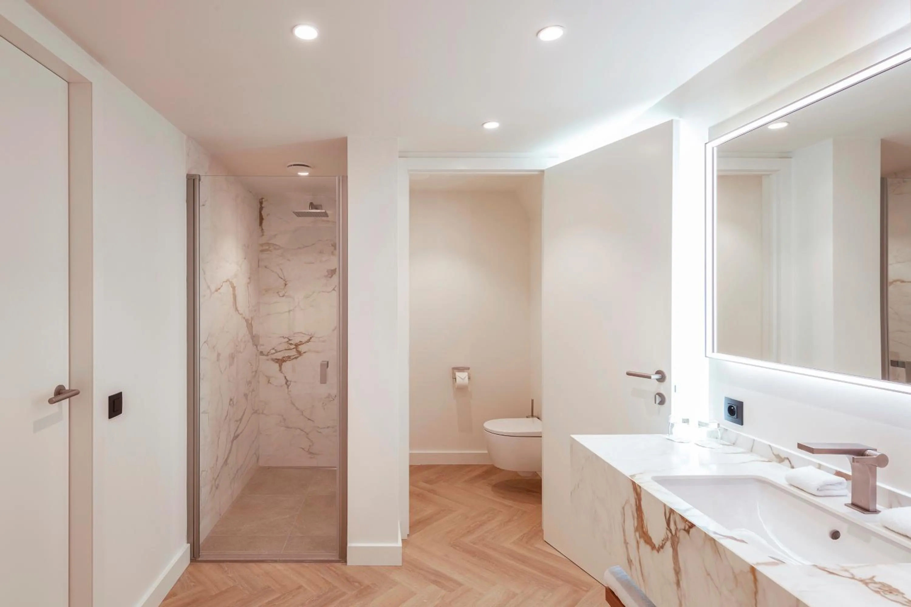 Bathroom in Dukes' Palace Brugge - by Dukes' Hotel Collection