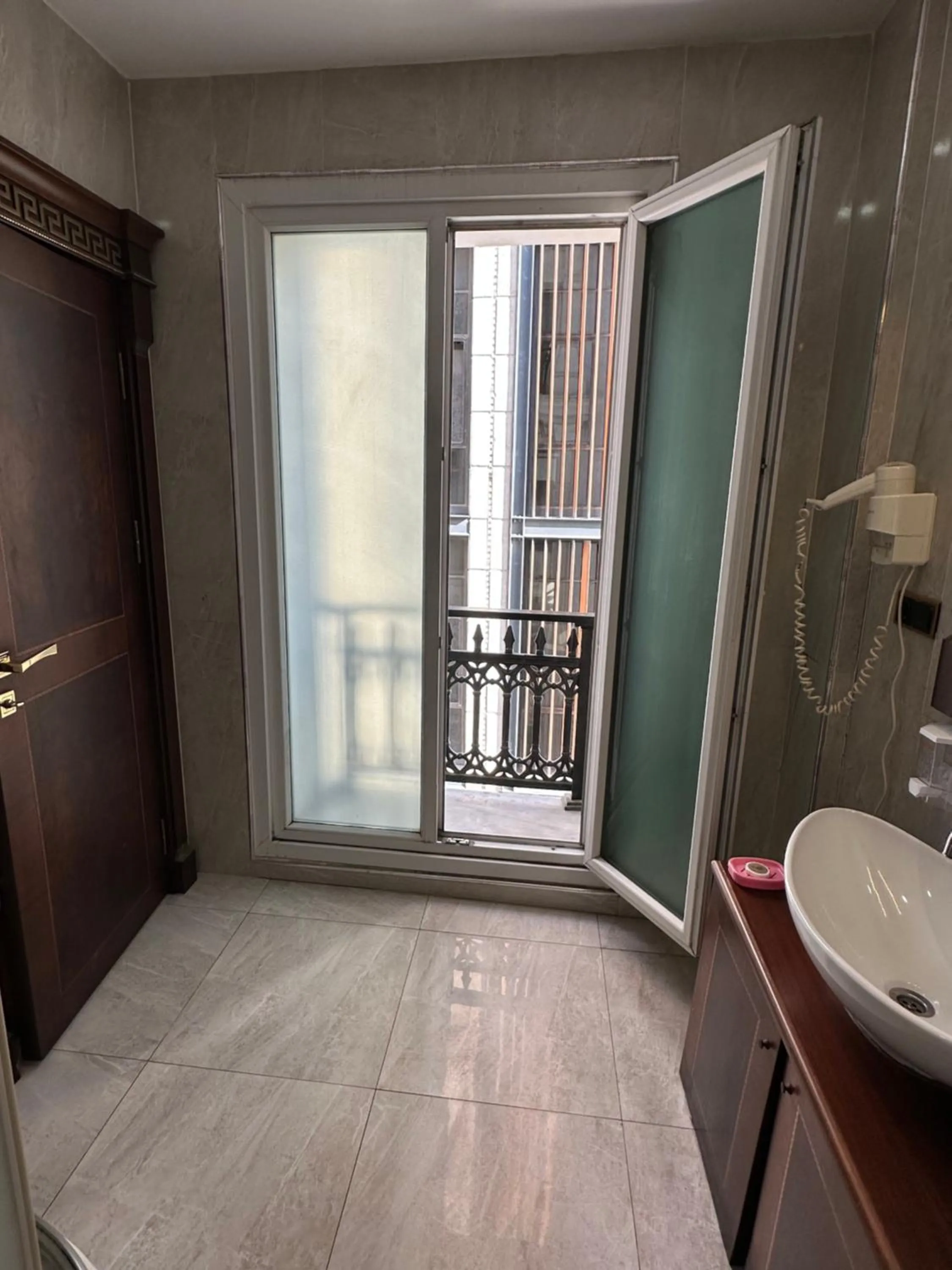 Bathroom in Napolyon hotel