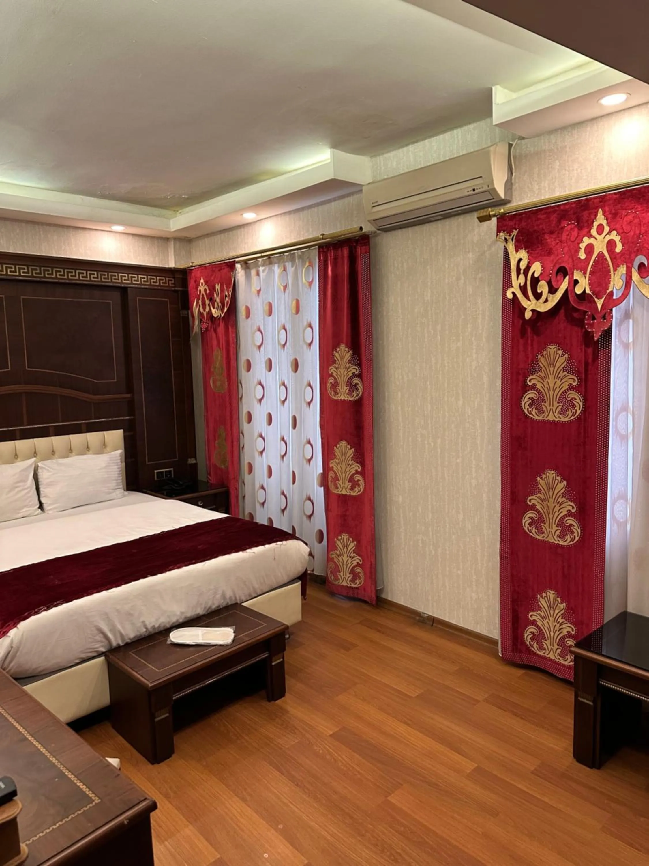 Bedroom, Bed in Napolyon hotel