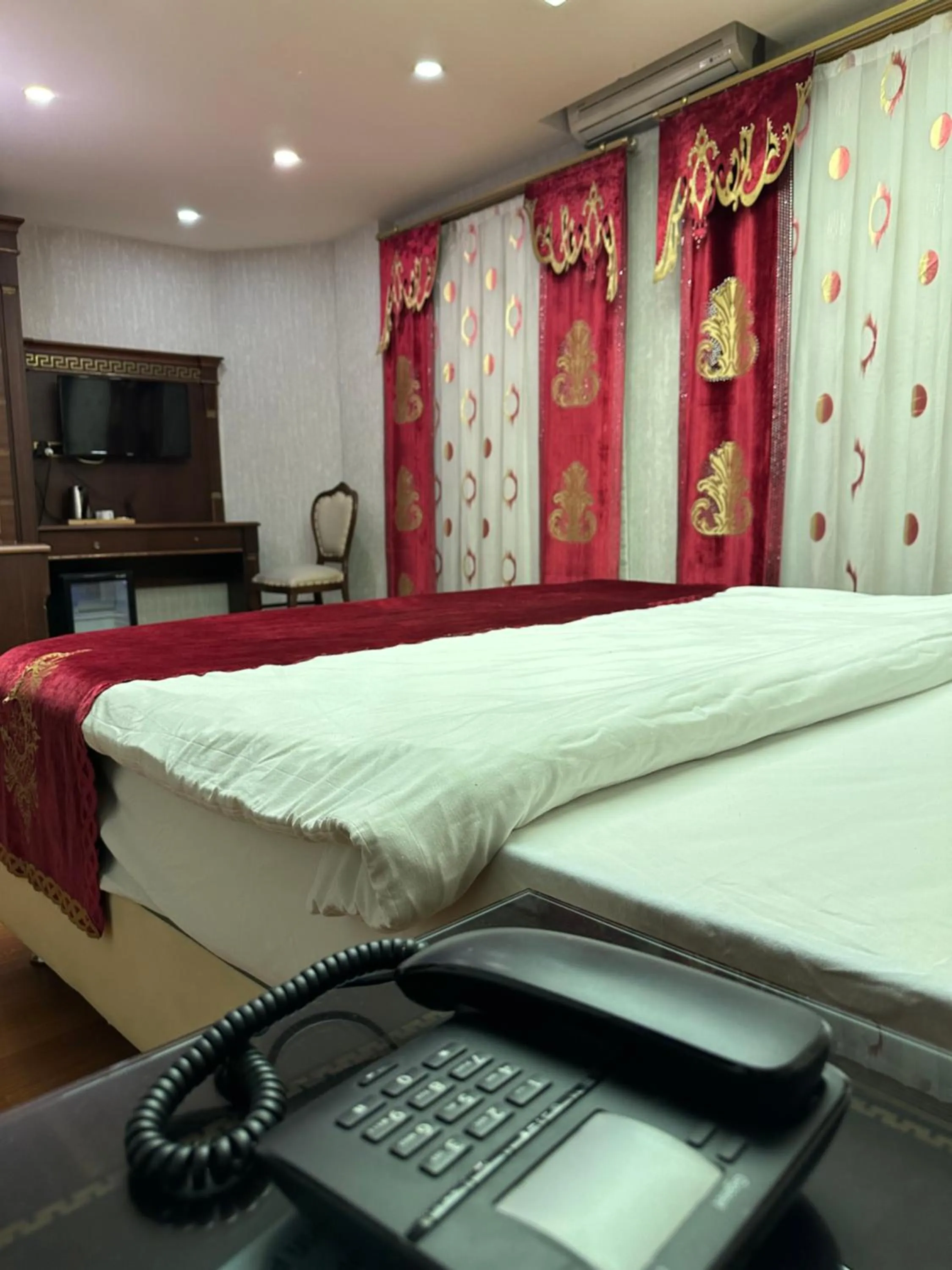 Bedroom, Bed in Napolyon hotel