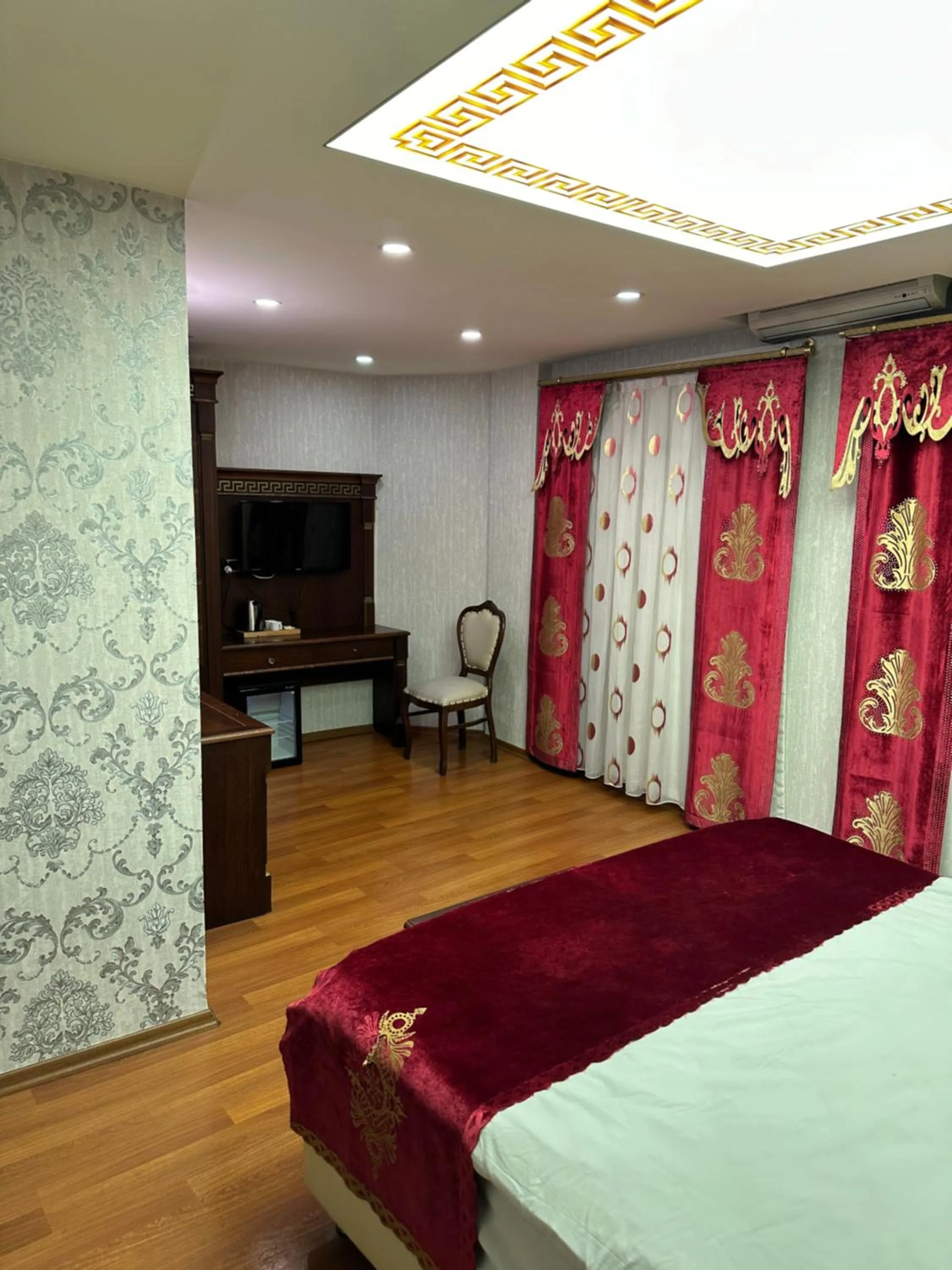 TV and multimedia, Bed in Napolyon hotel