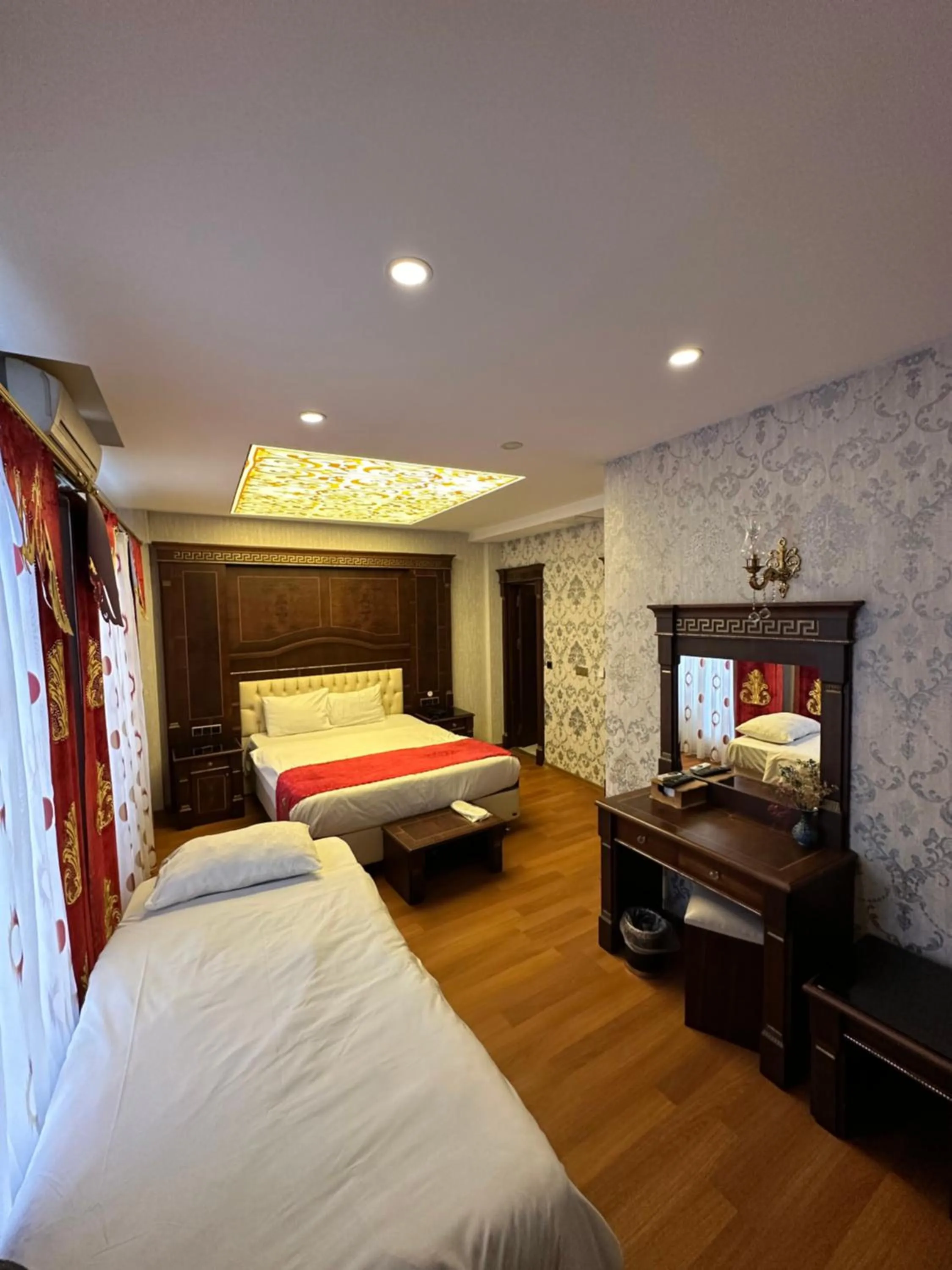 Bedroom, Bed in Napolyon hotel