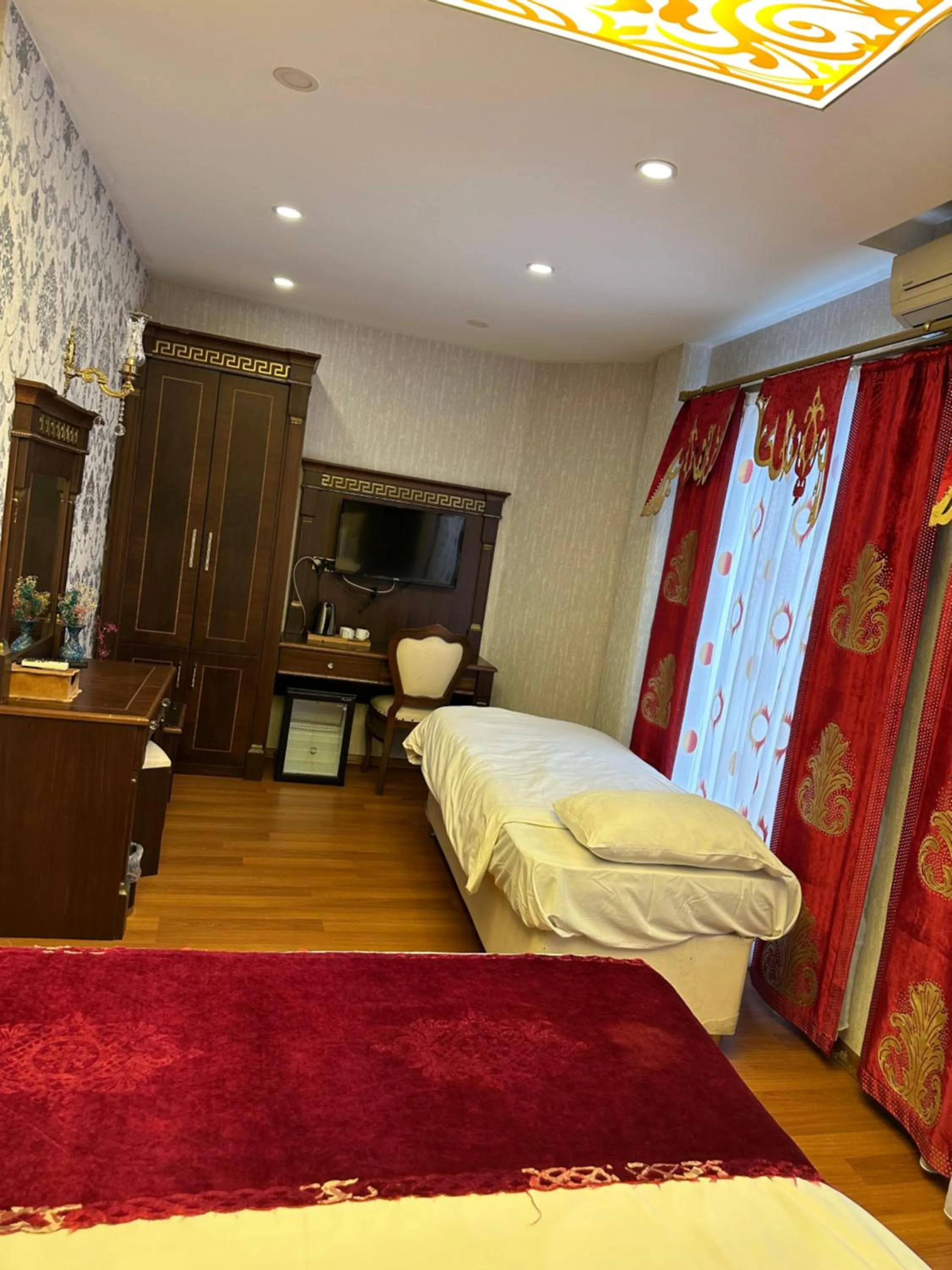 Bedroom, Bed in Napolyon hotel