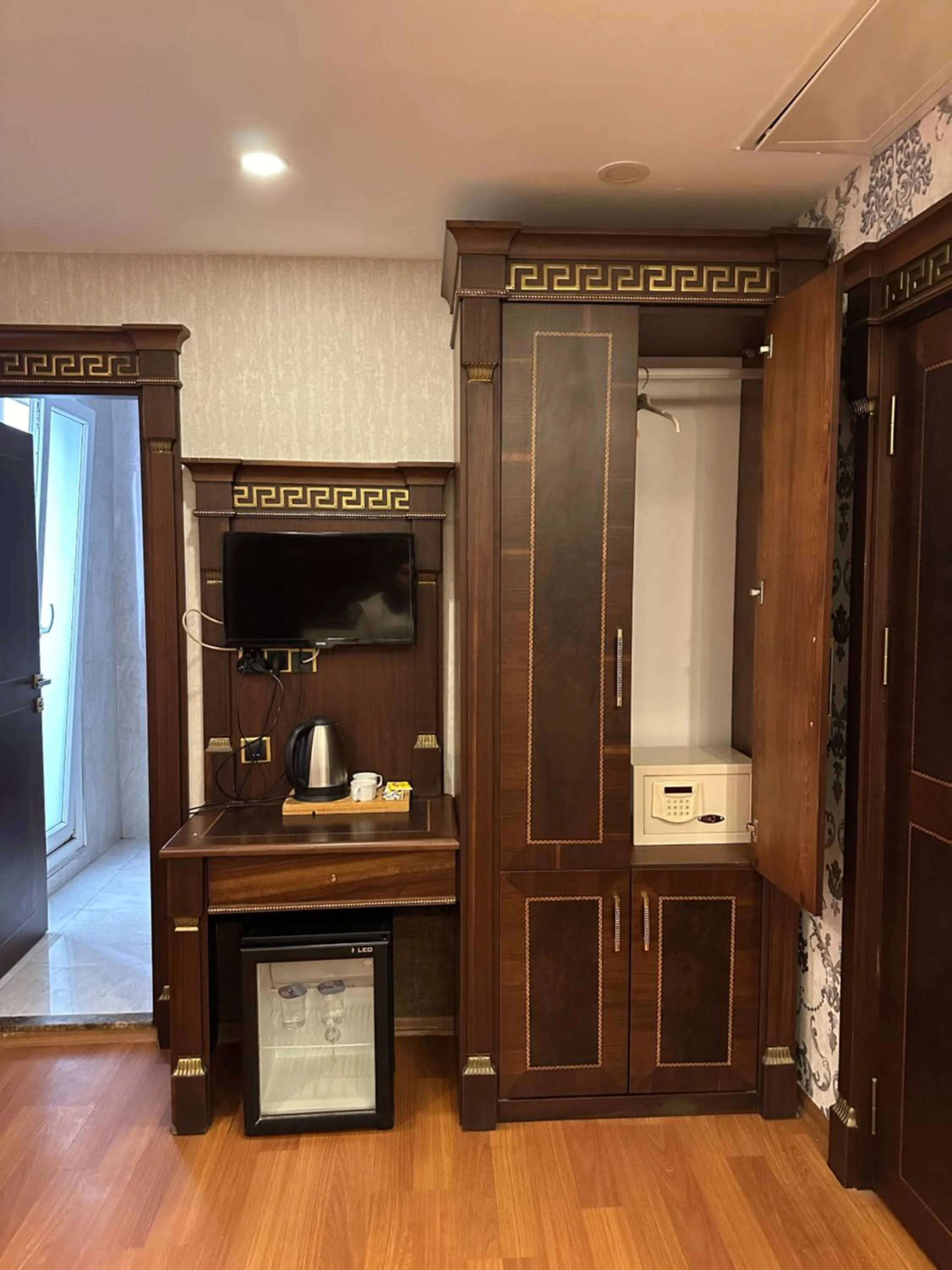 safe in Napolyon hotel