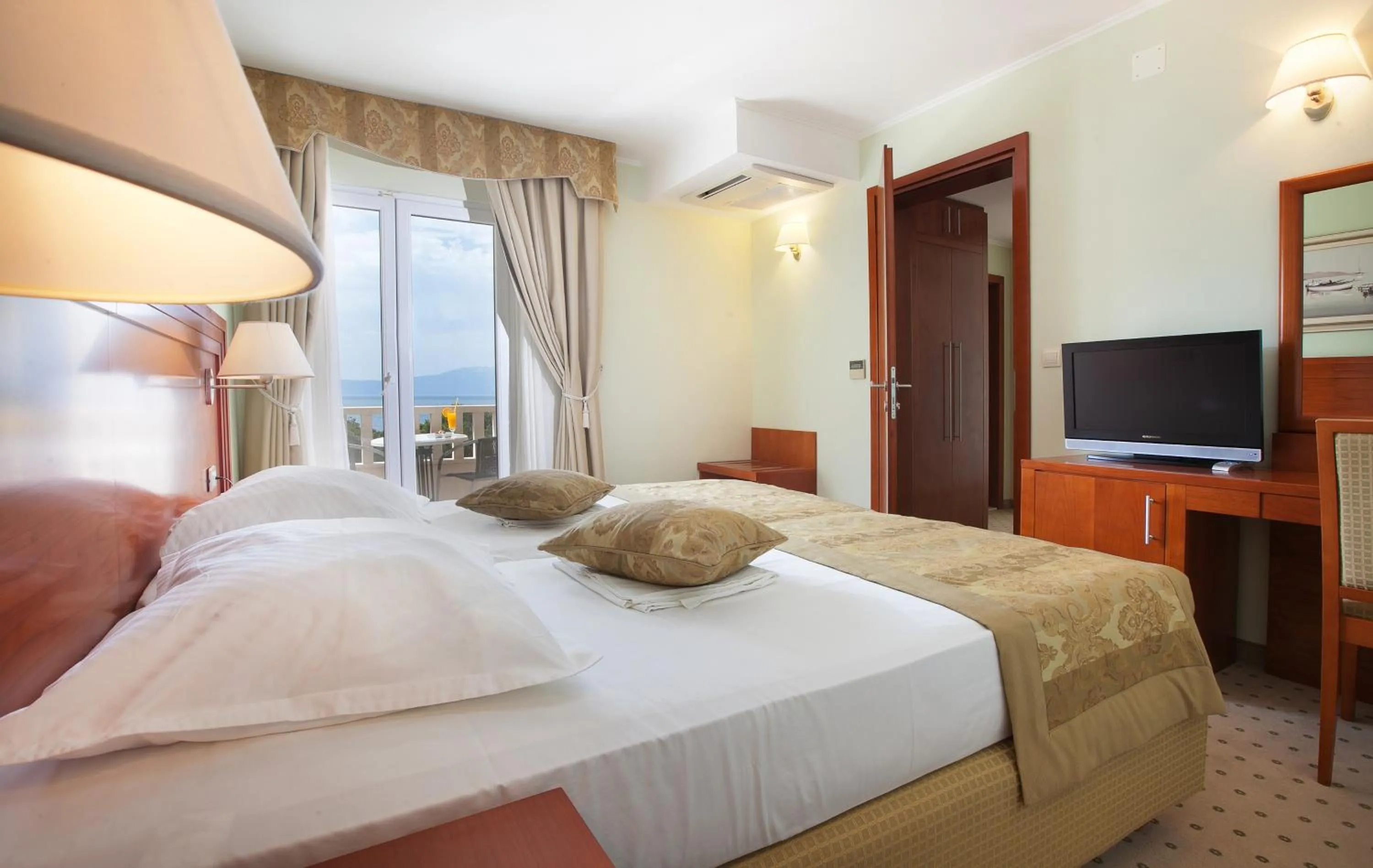 Bedroom in Hotel Bella Vista