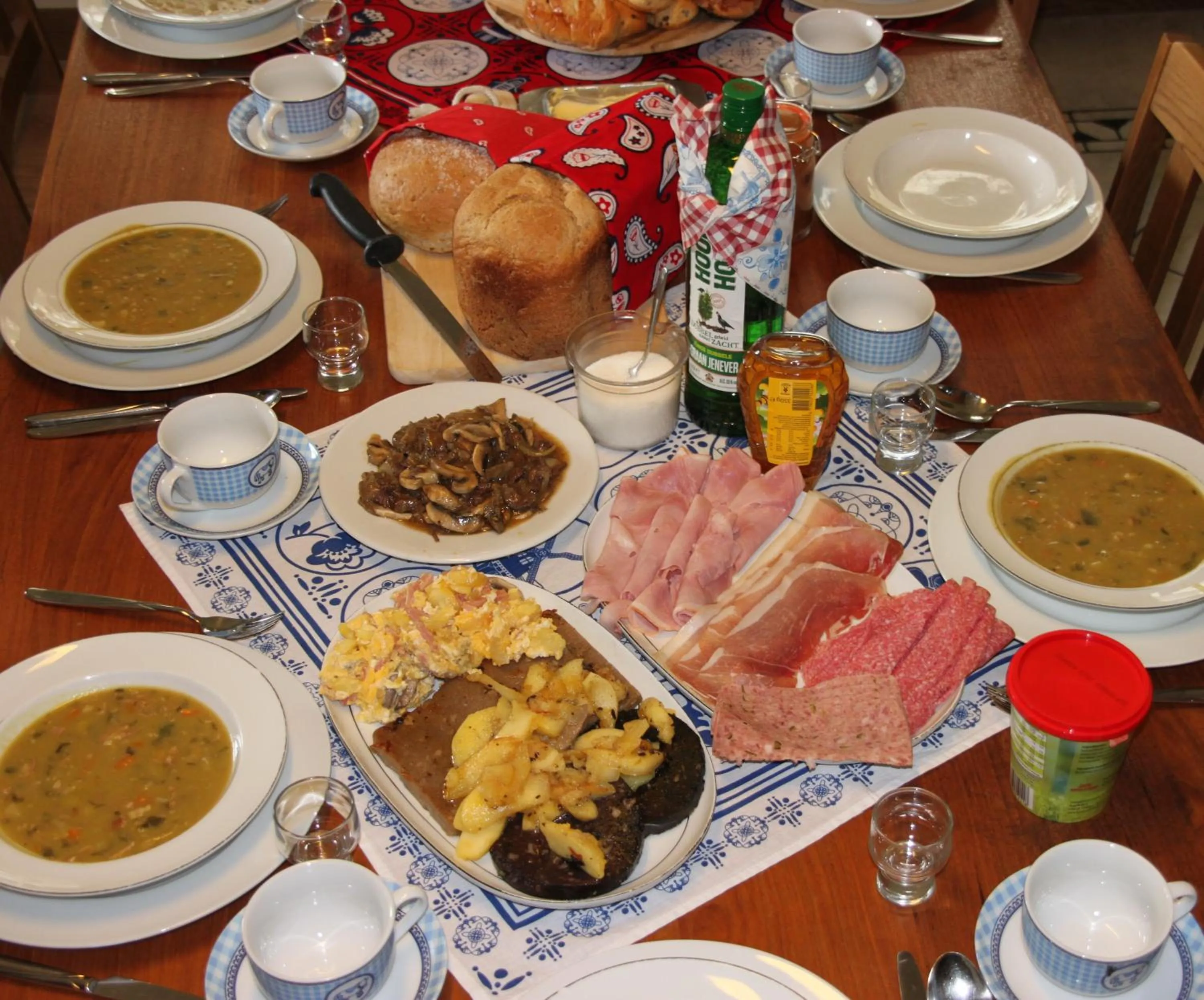 Lunch in Bed and Breakfast De Volkelse Hooiberg