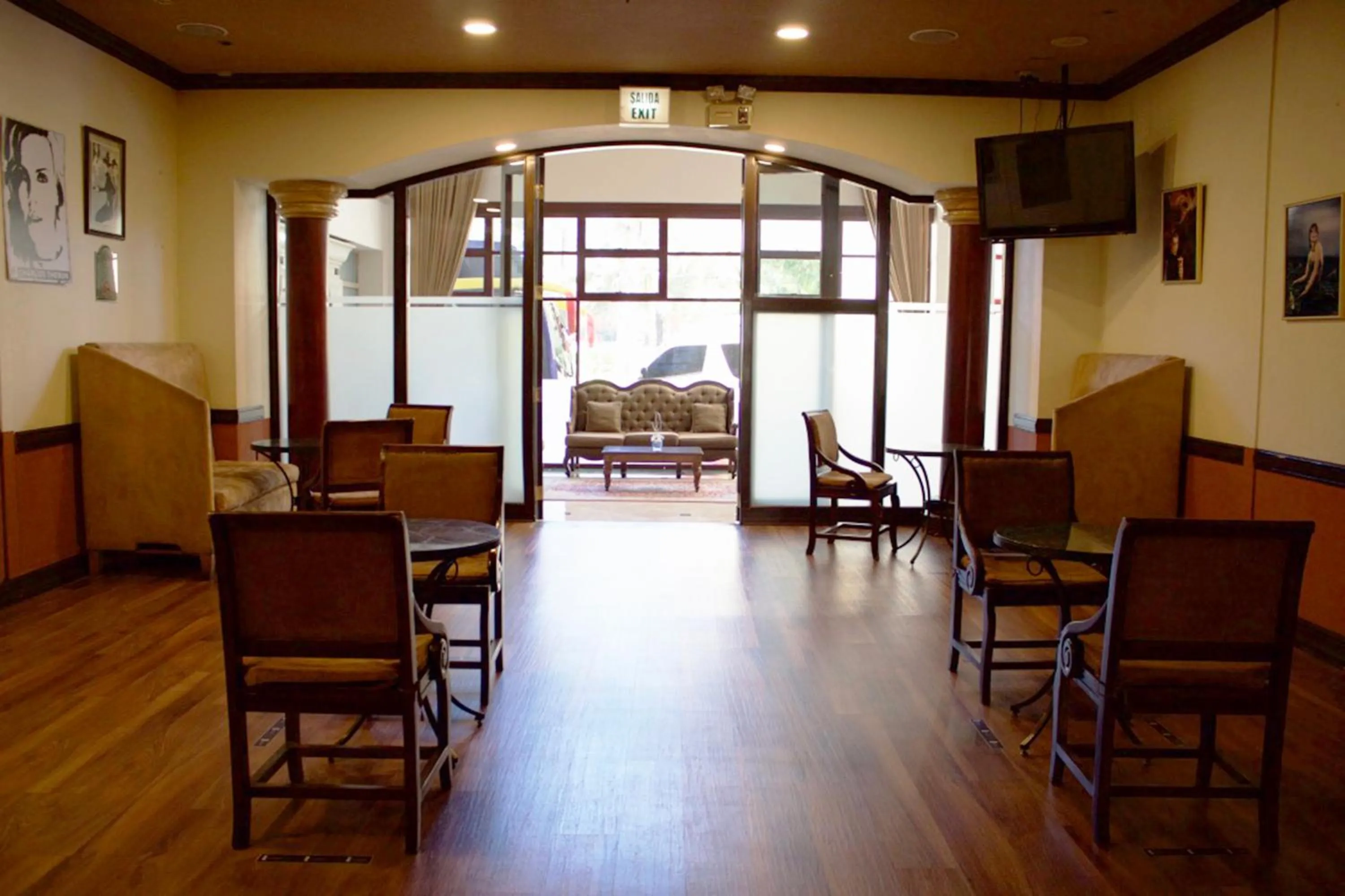 Restaurant/places to eat in Hotel Las Americas