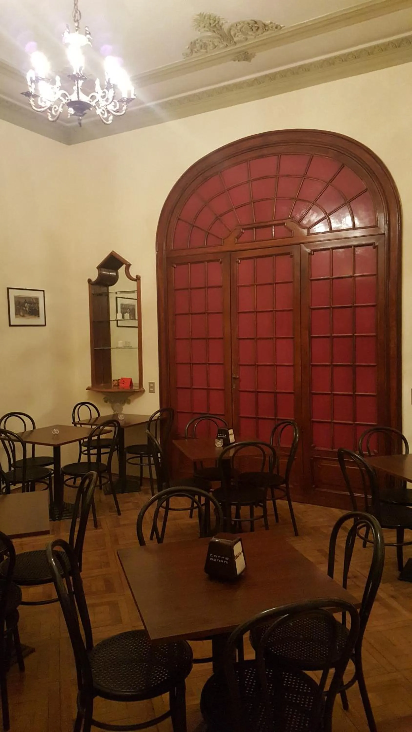 Restaurant/places to eat in Royal Suite