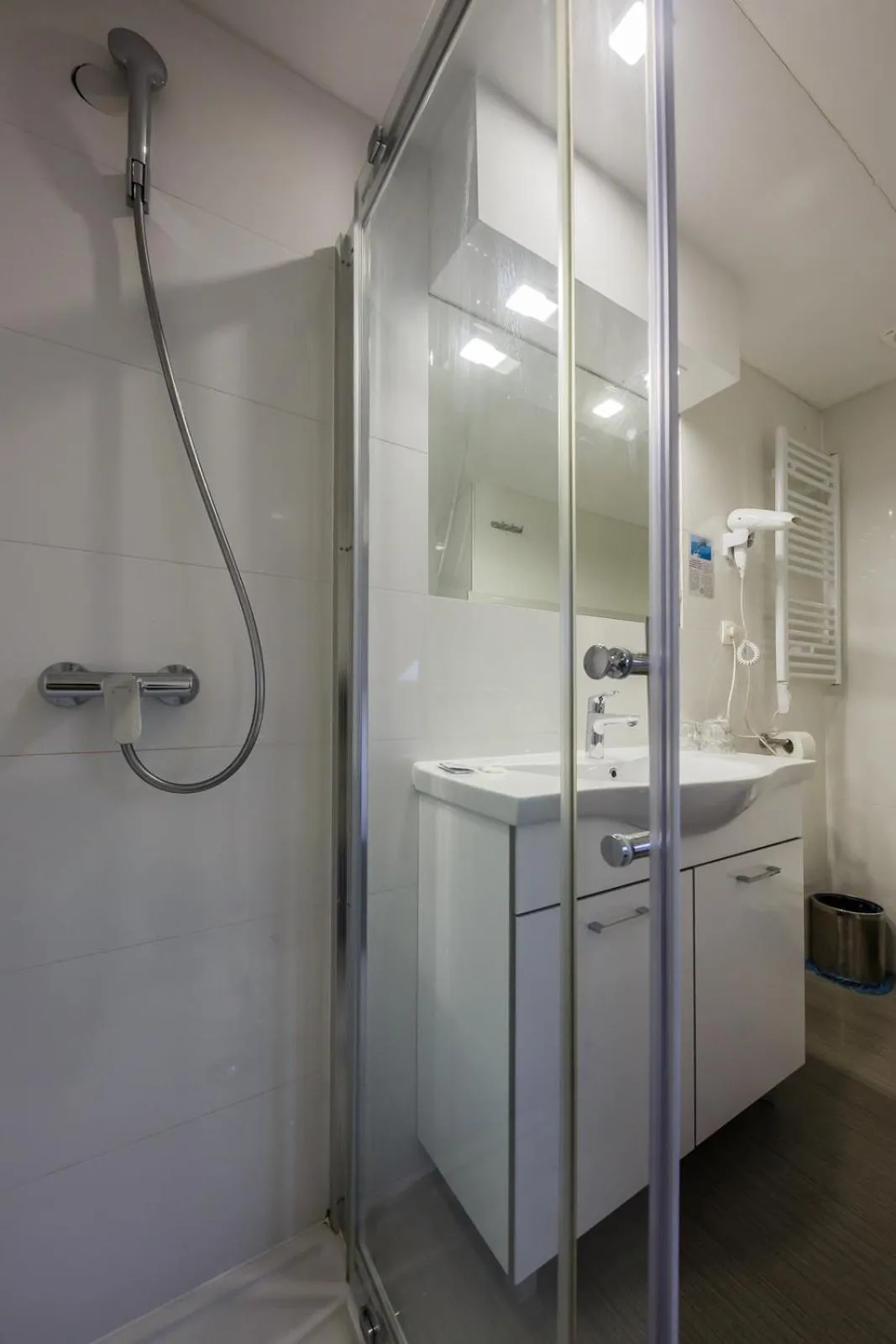 Shower in Hotel Sveti Kriz