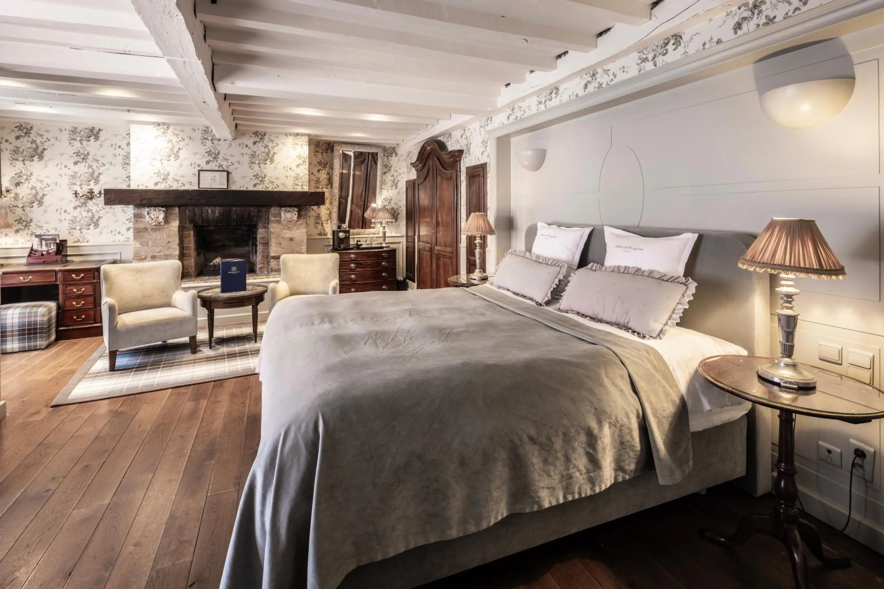 Bed in Hotel De Orangerie by CW Hotel Collection - Small Luxury Hotels of the World