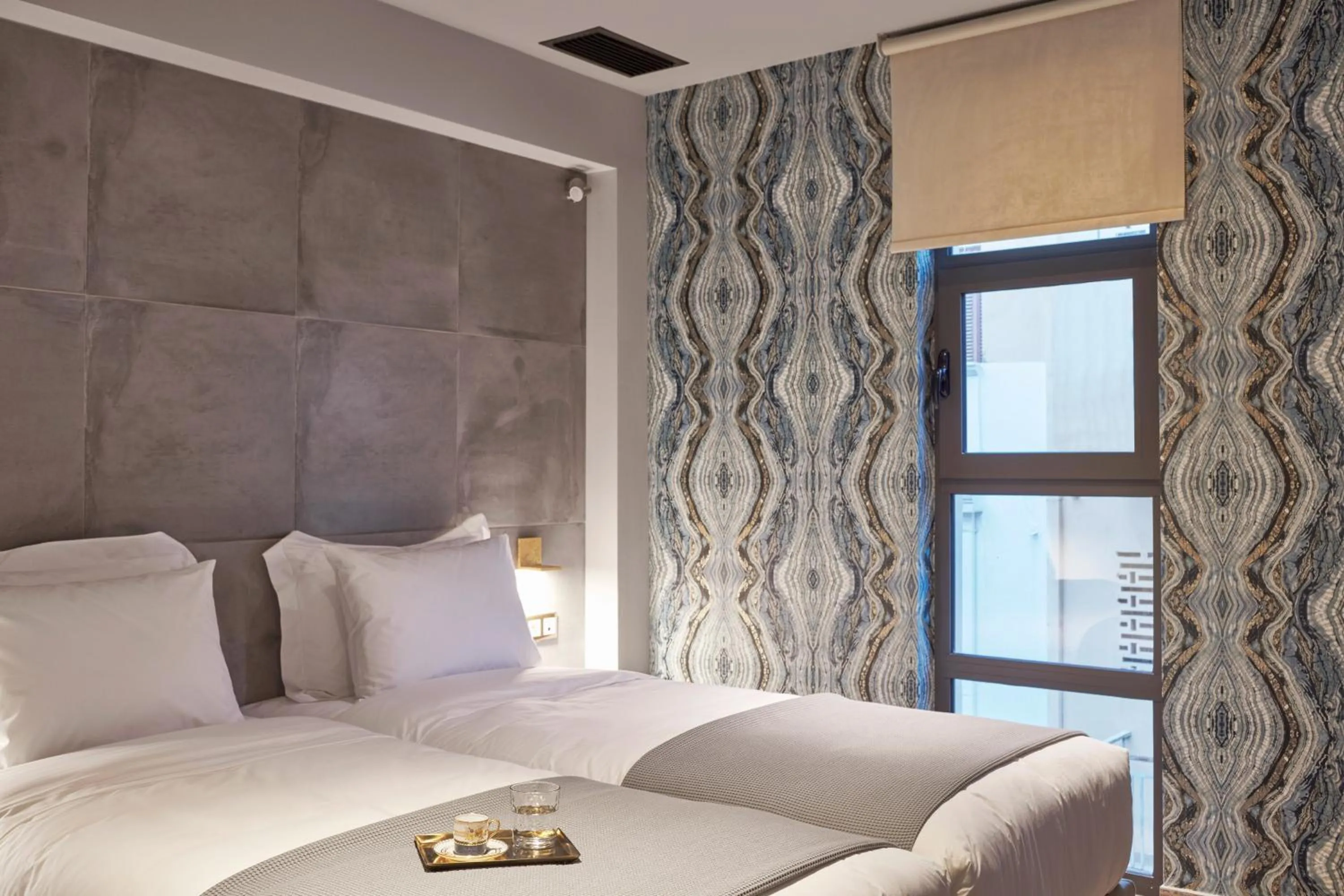 Bed in 18 Micon Str.