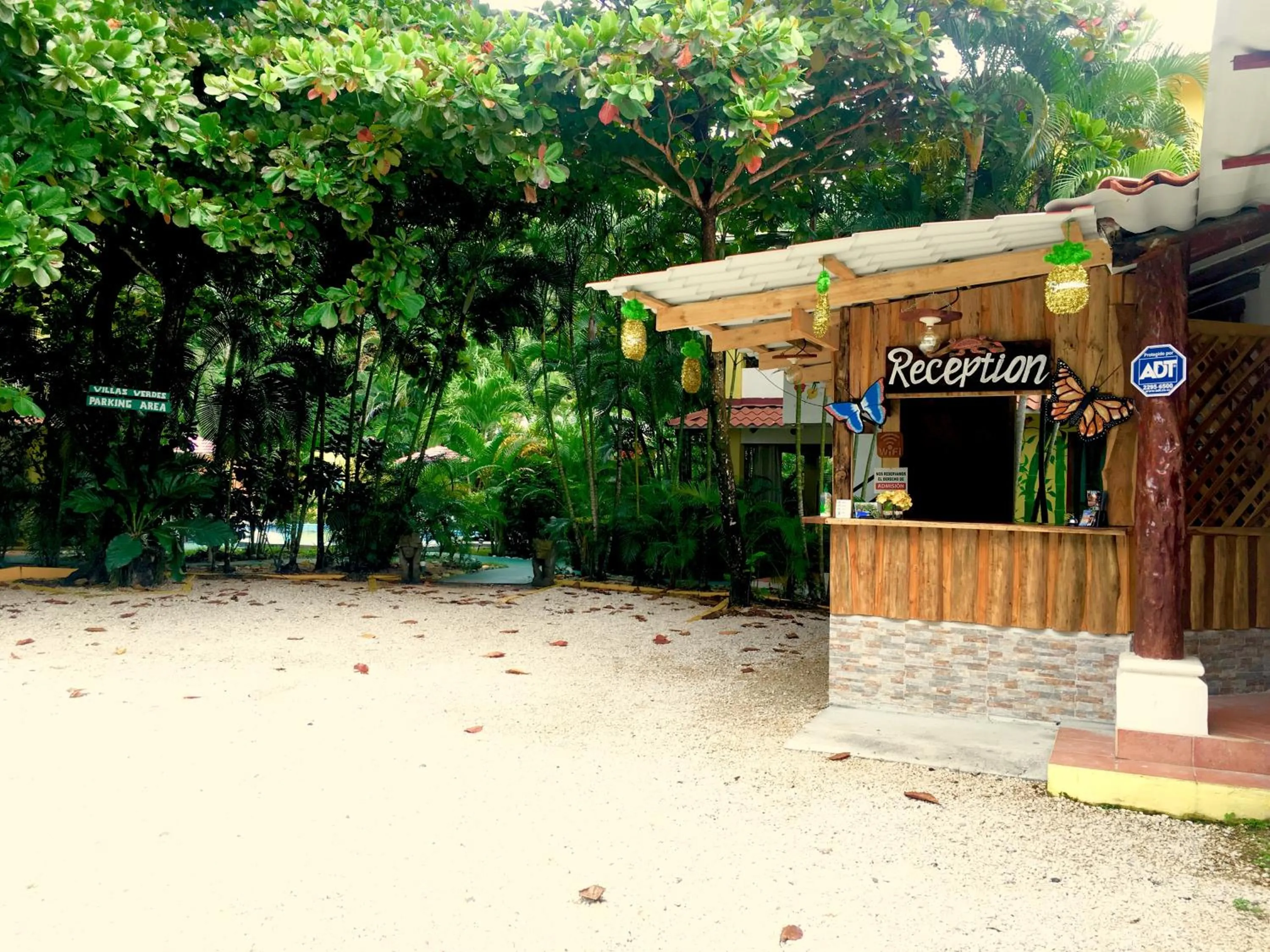 Facade/entrance in Villas Verdes