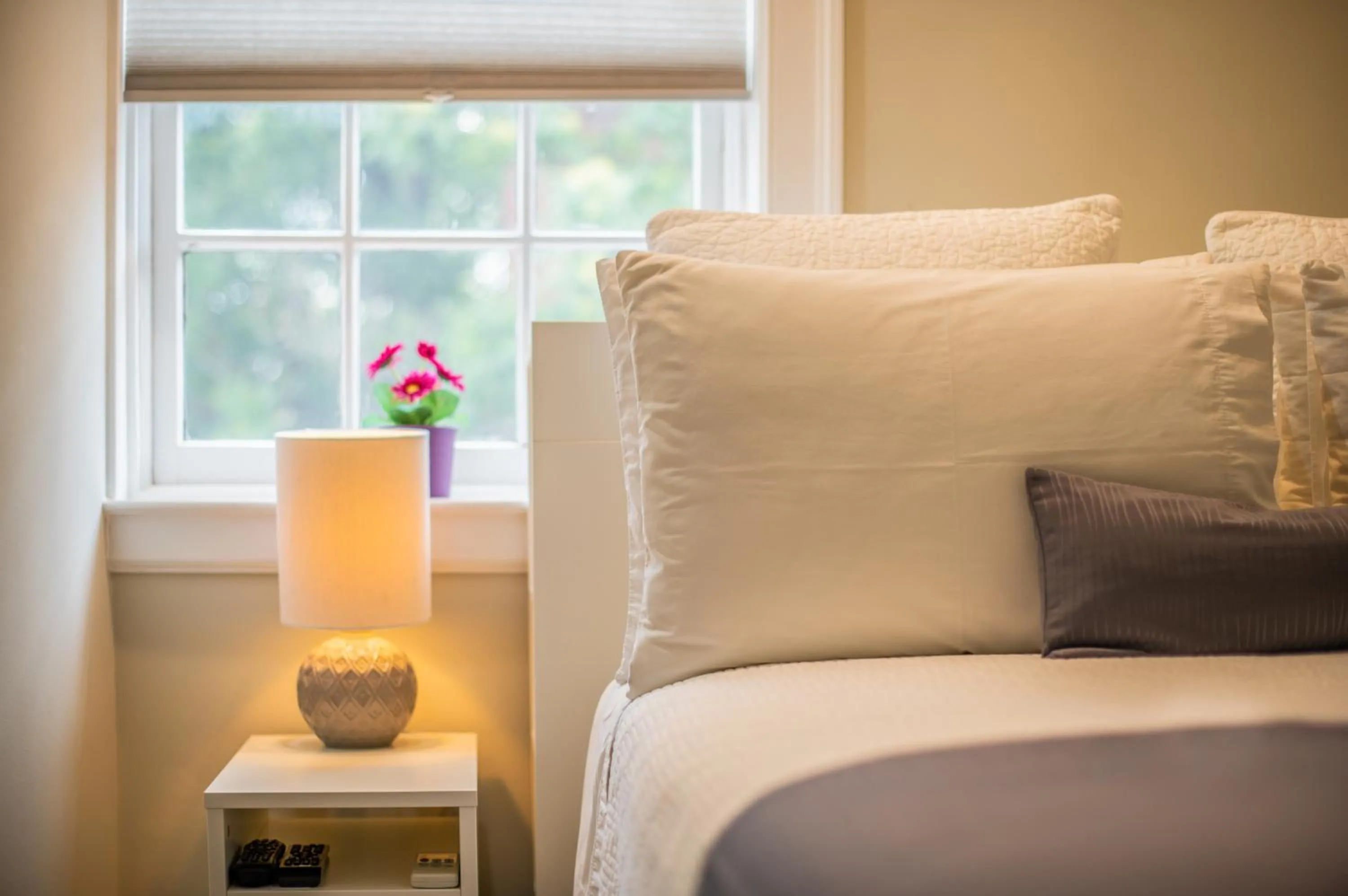 Bed in The Georgetown House Inn