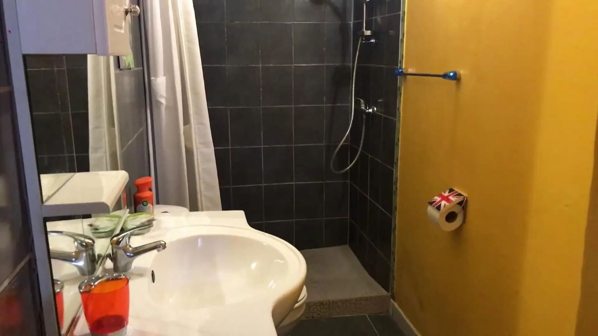 Shower in Domaine De Titine