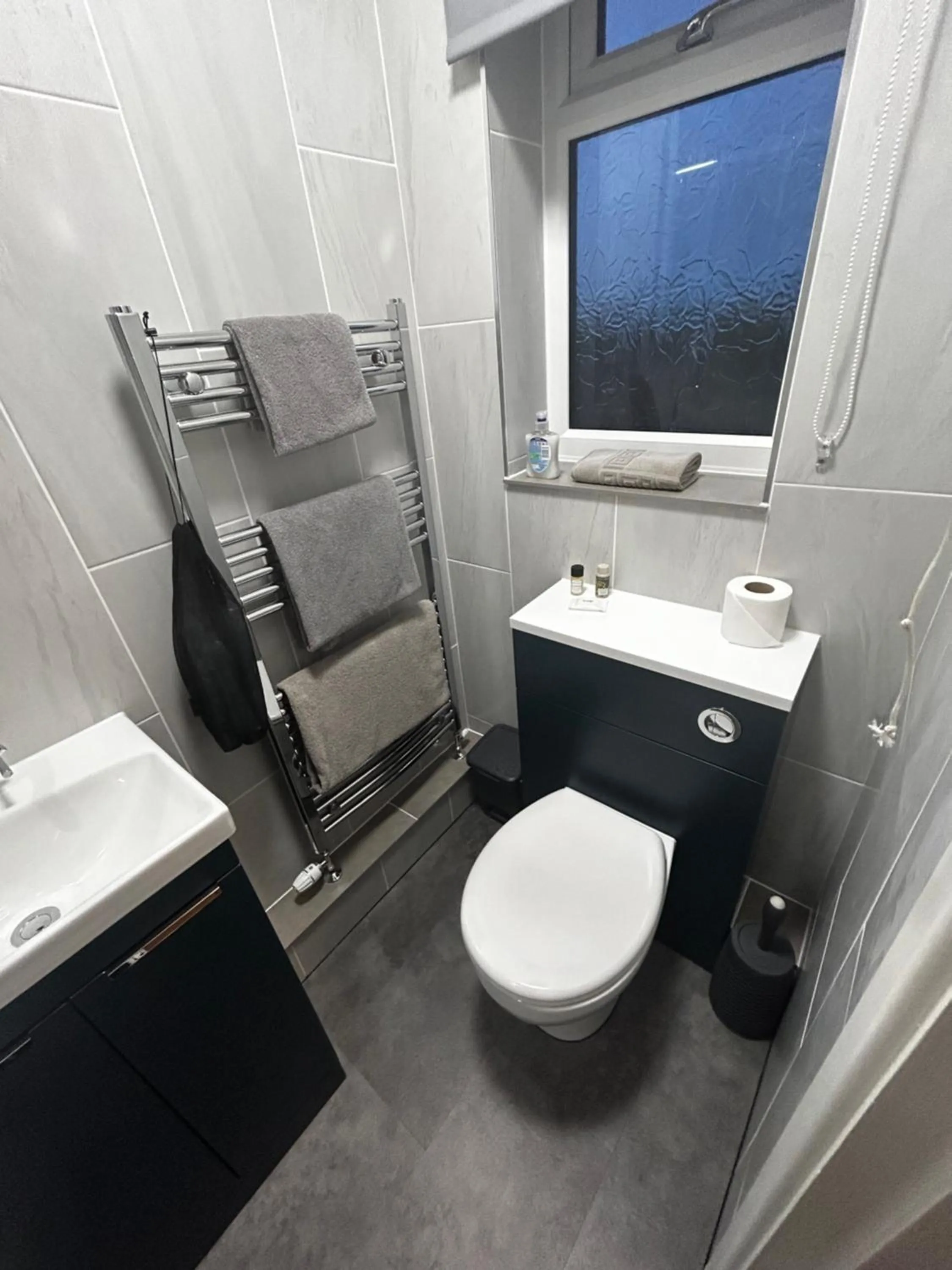 Toilet in Church Farm Guest House