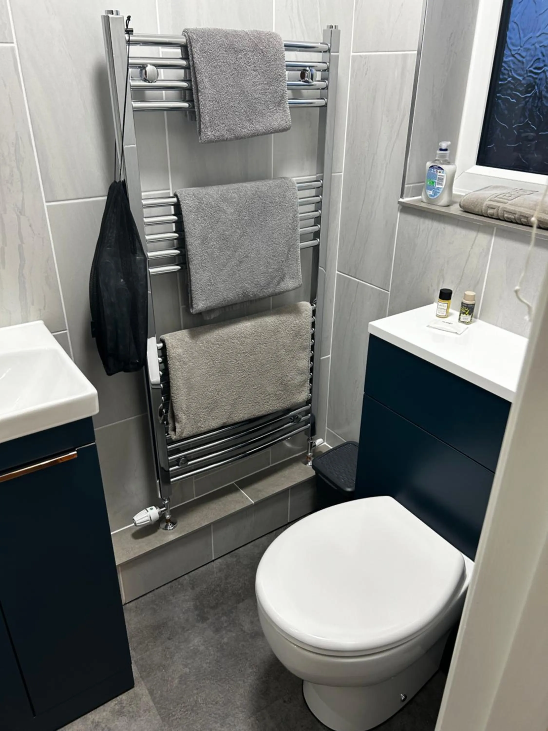 Toilet in Church Farm Guest House