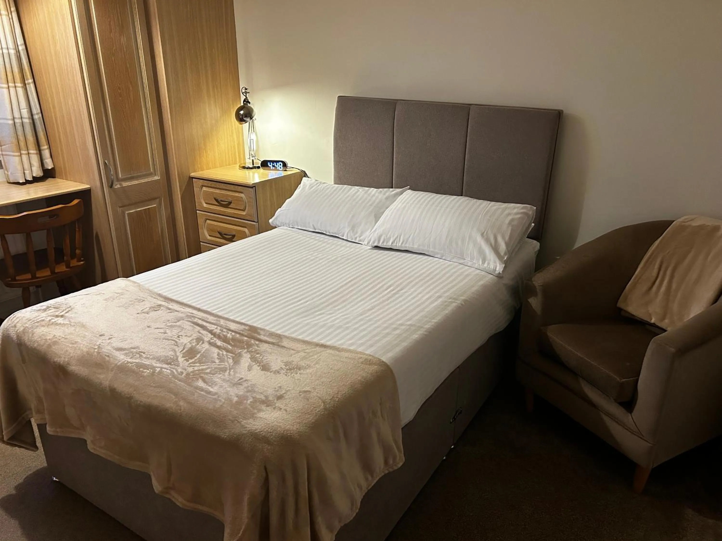 Photo of the whole room, Bed in Church Farm Guest House