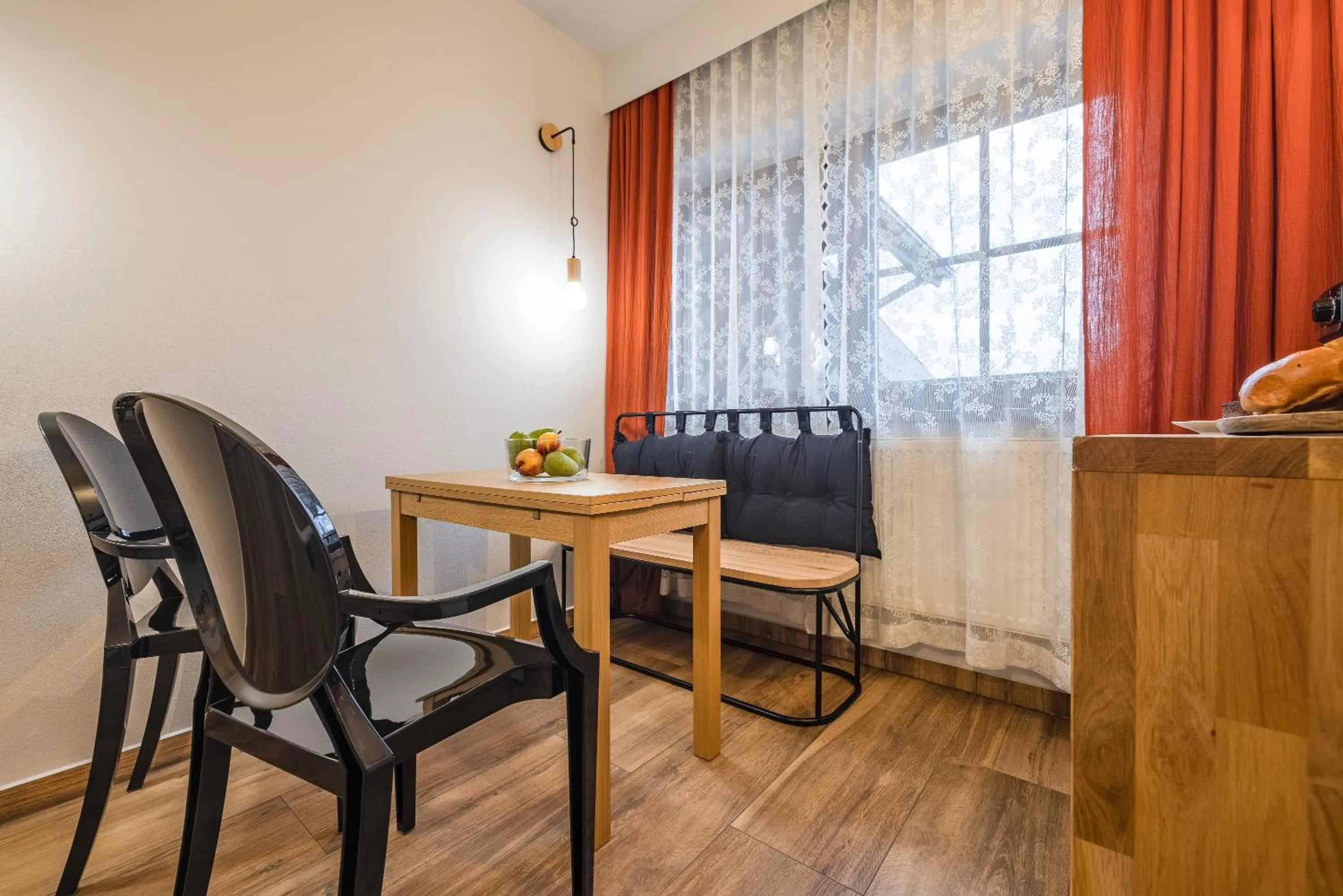 Dining area in Bystry Comfort