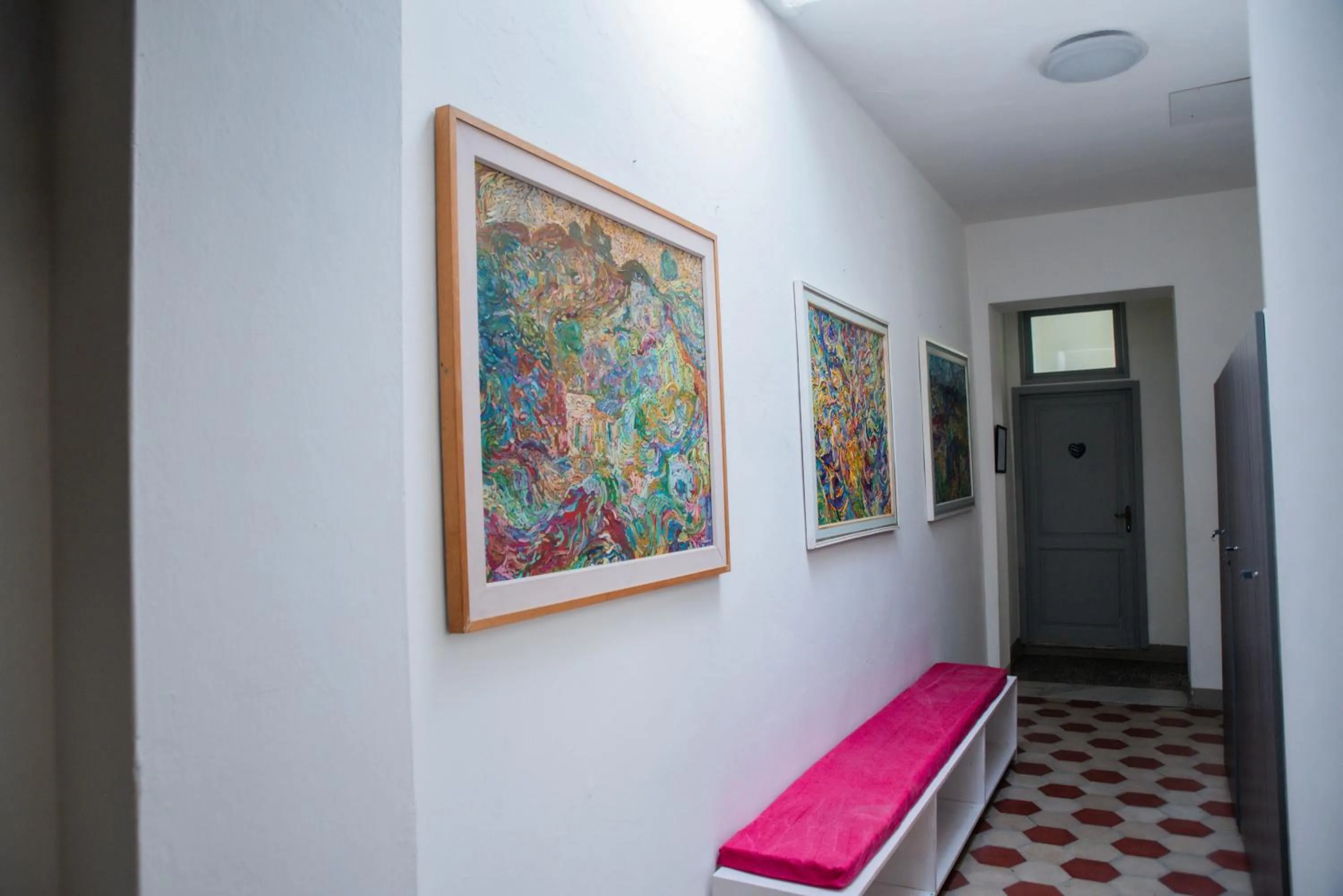 wardrobe in Ostello di Camaiore