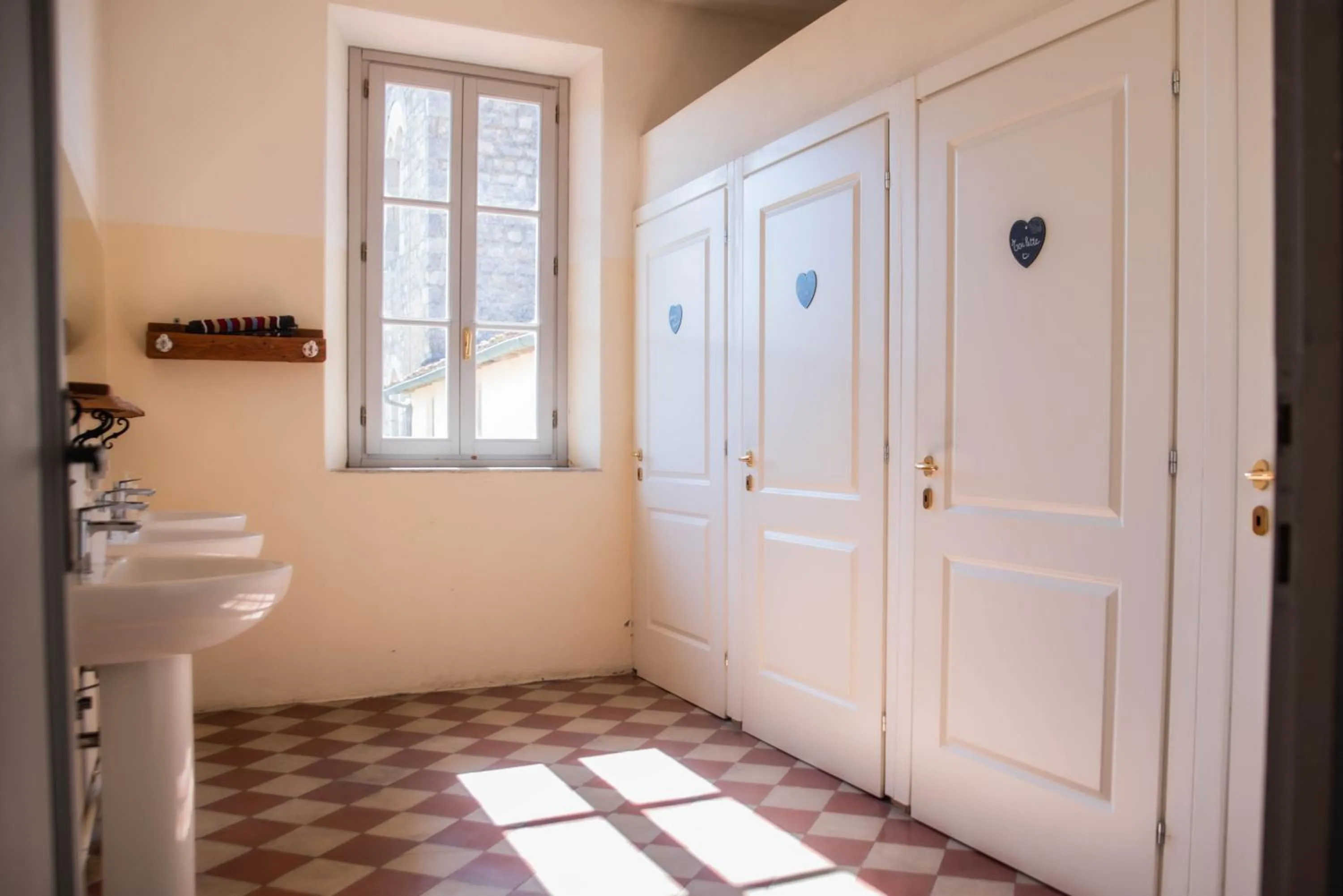 Shower in Ostello di Camaiore