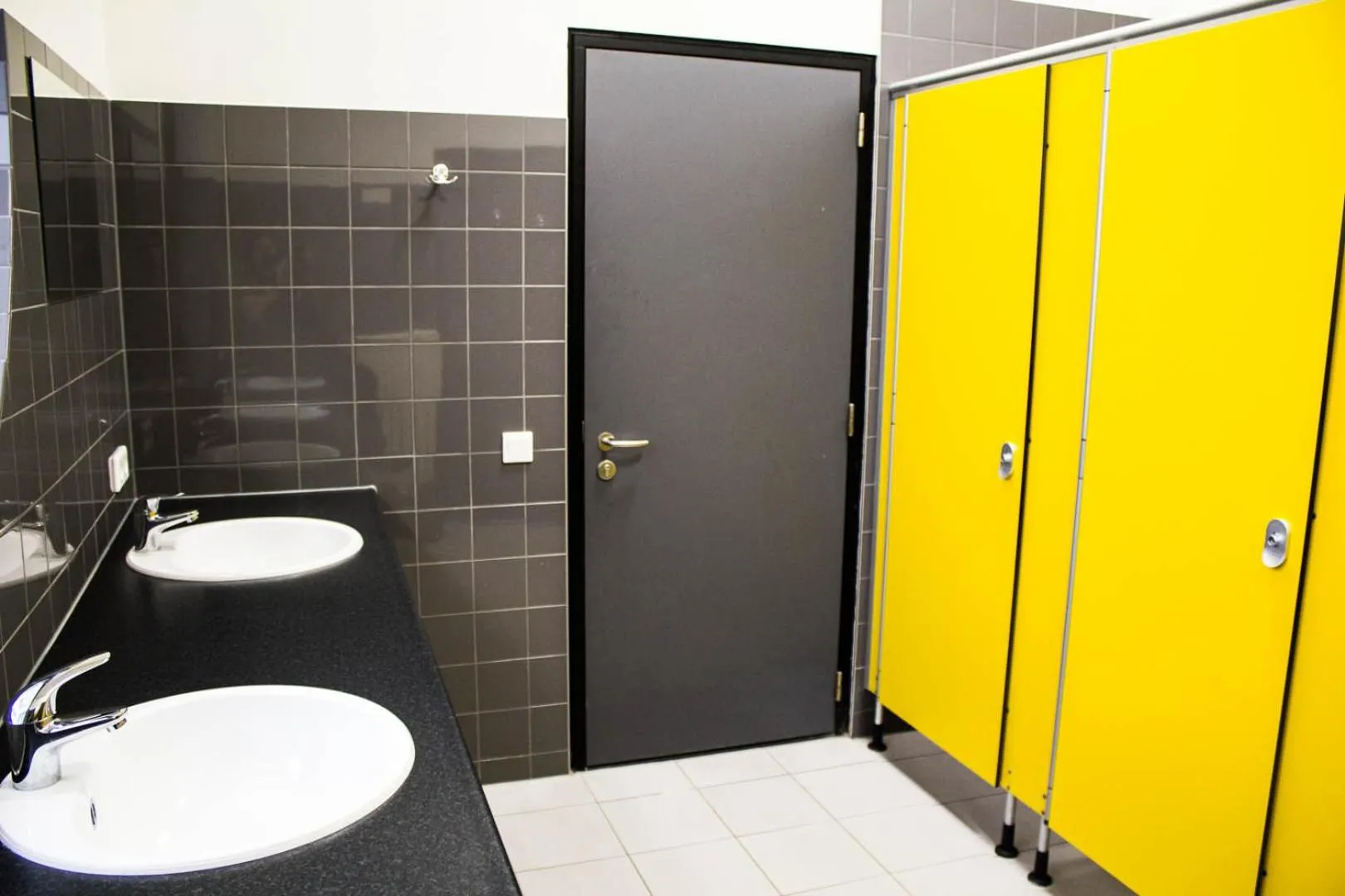 Shower in Hostel Roots