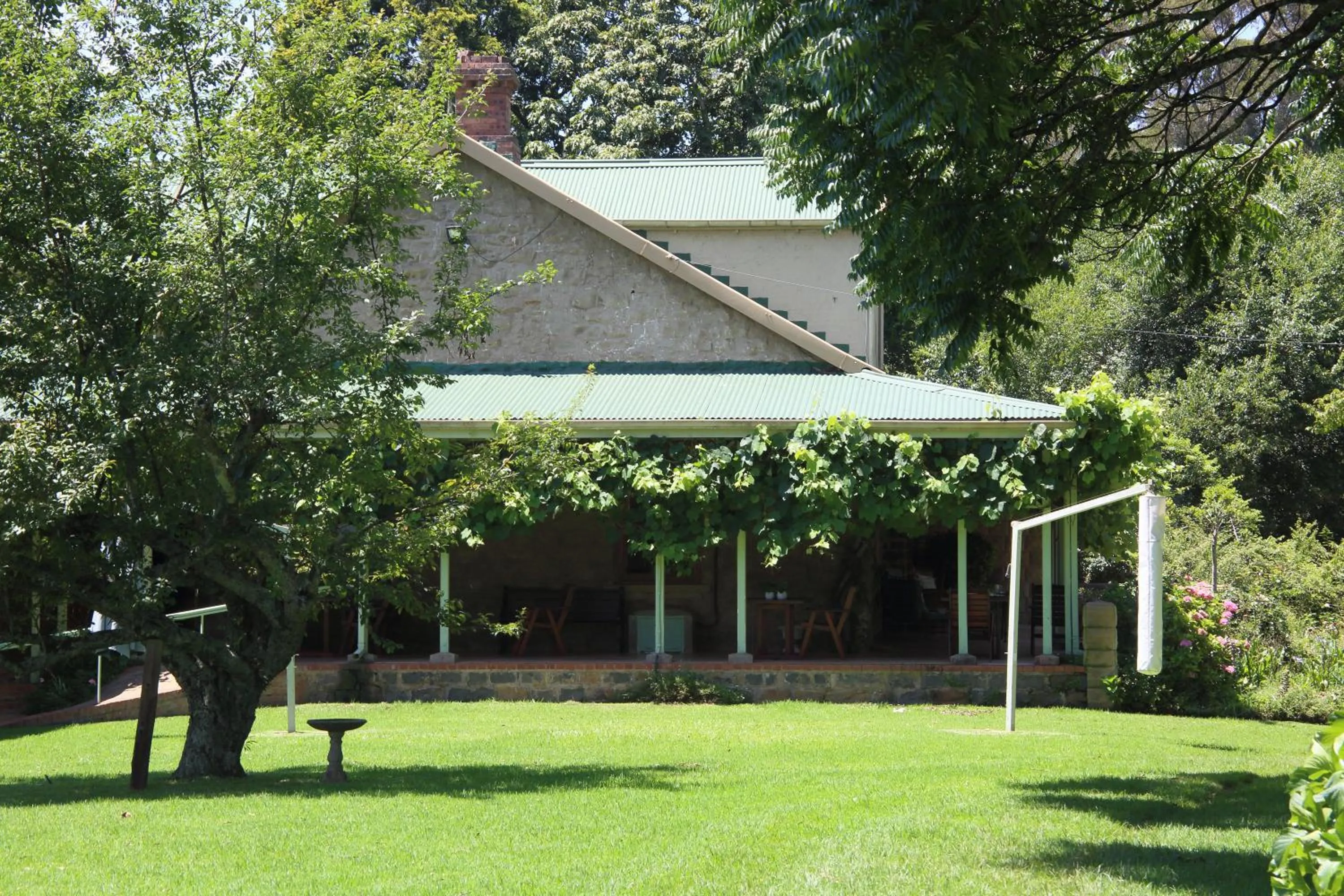 Property building in Halliwell Country Inn