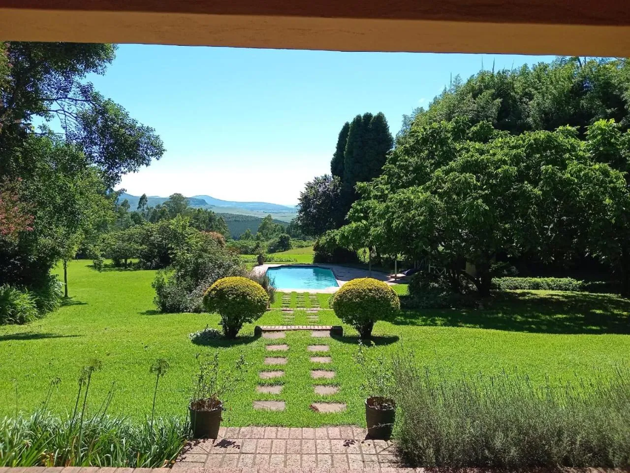 Garden view in Halliwell Country Inn