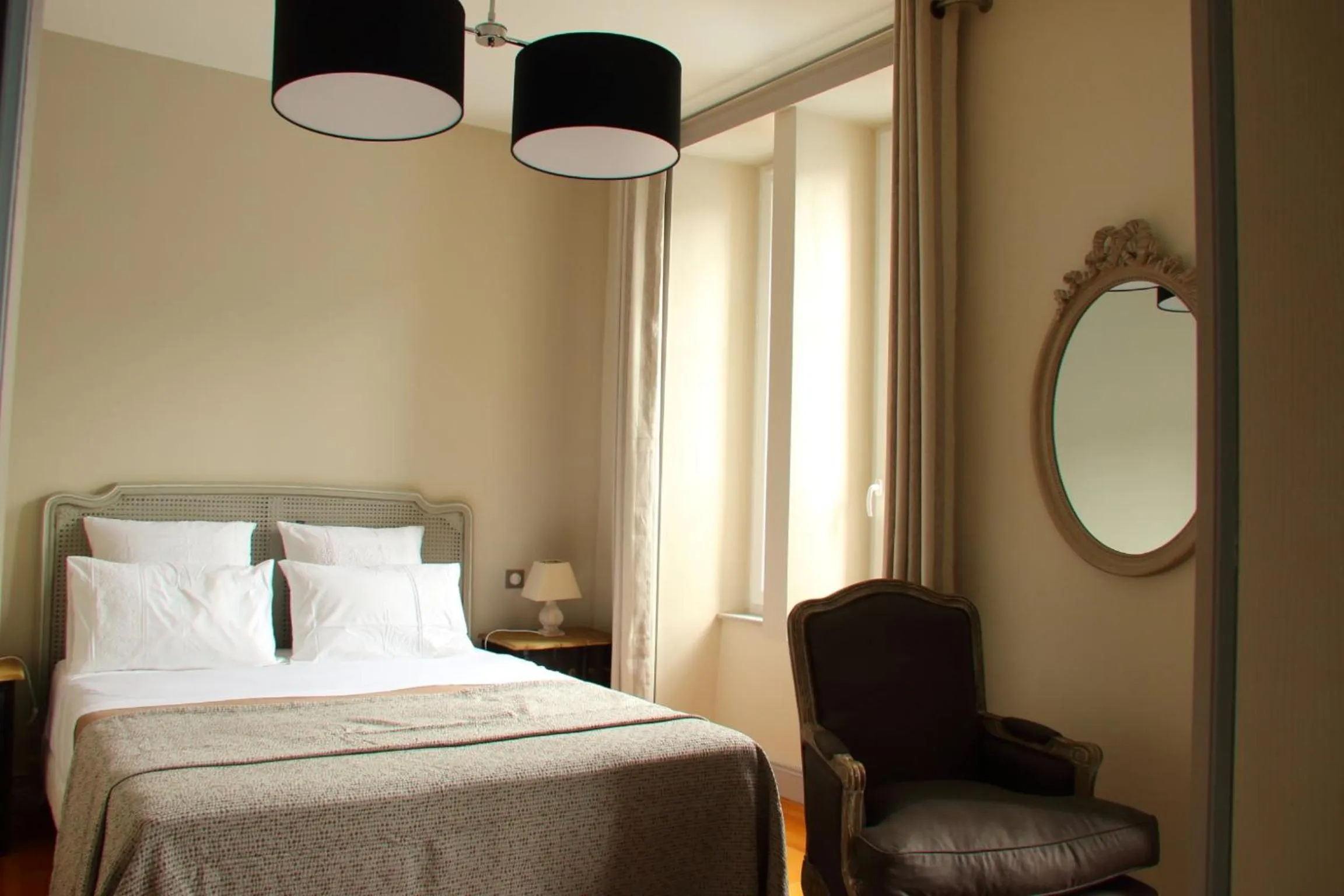 Shower in Auberge Les Volcans