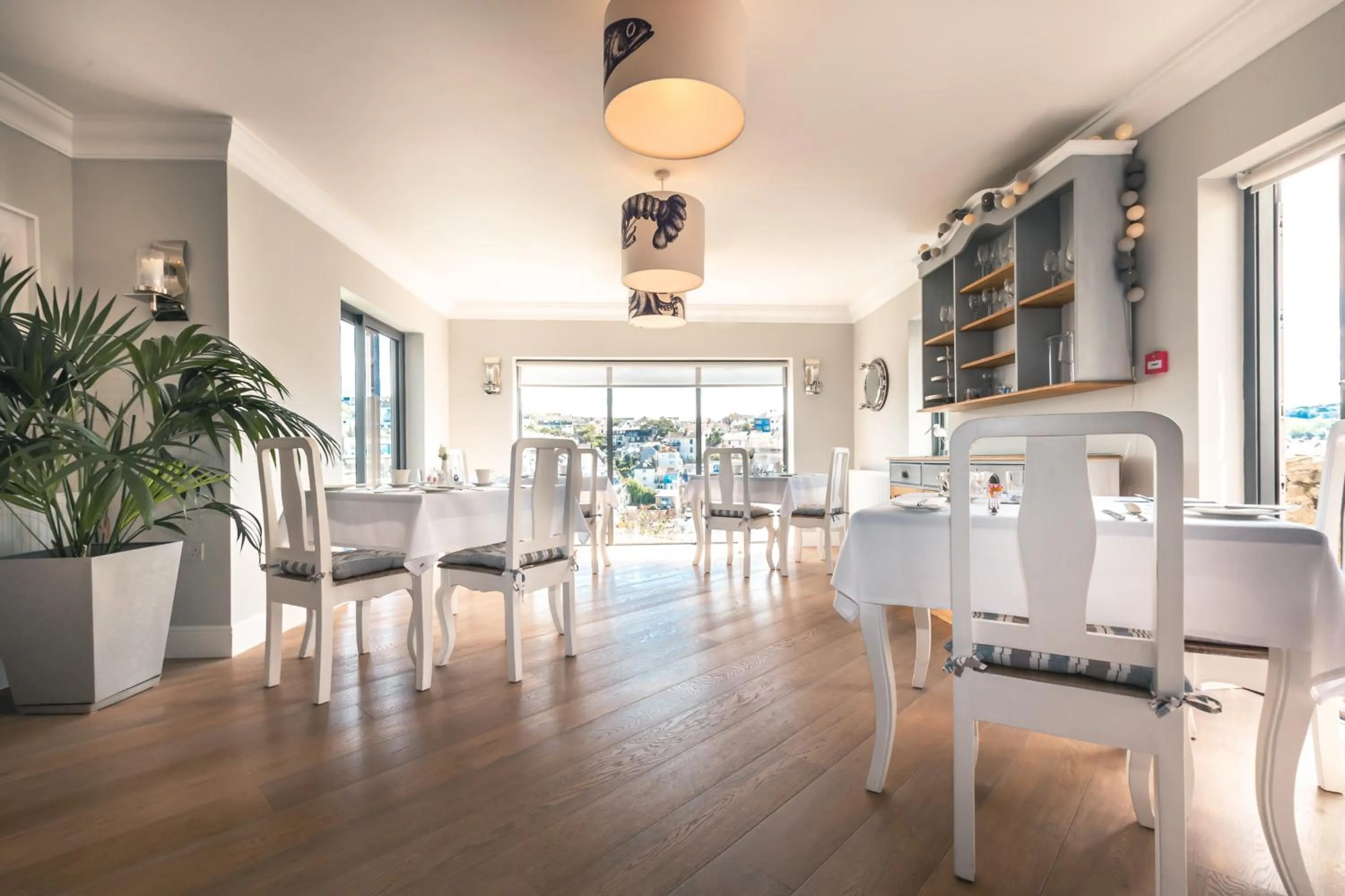 Breakfast in Driftwood B&B