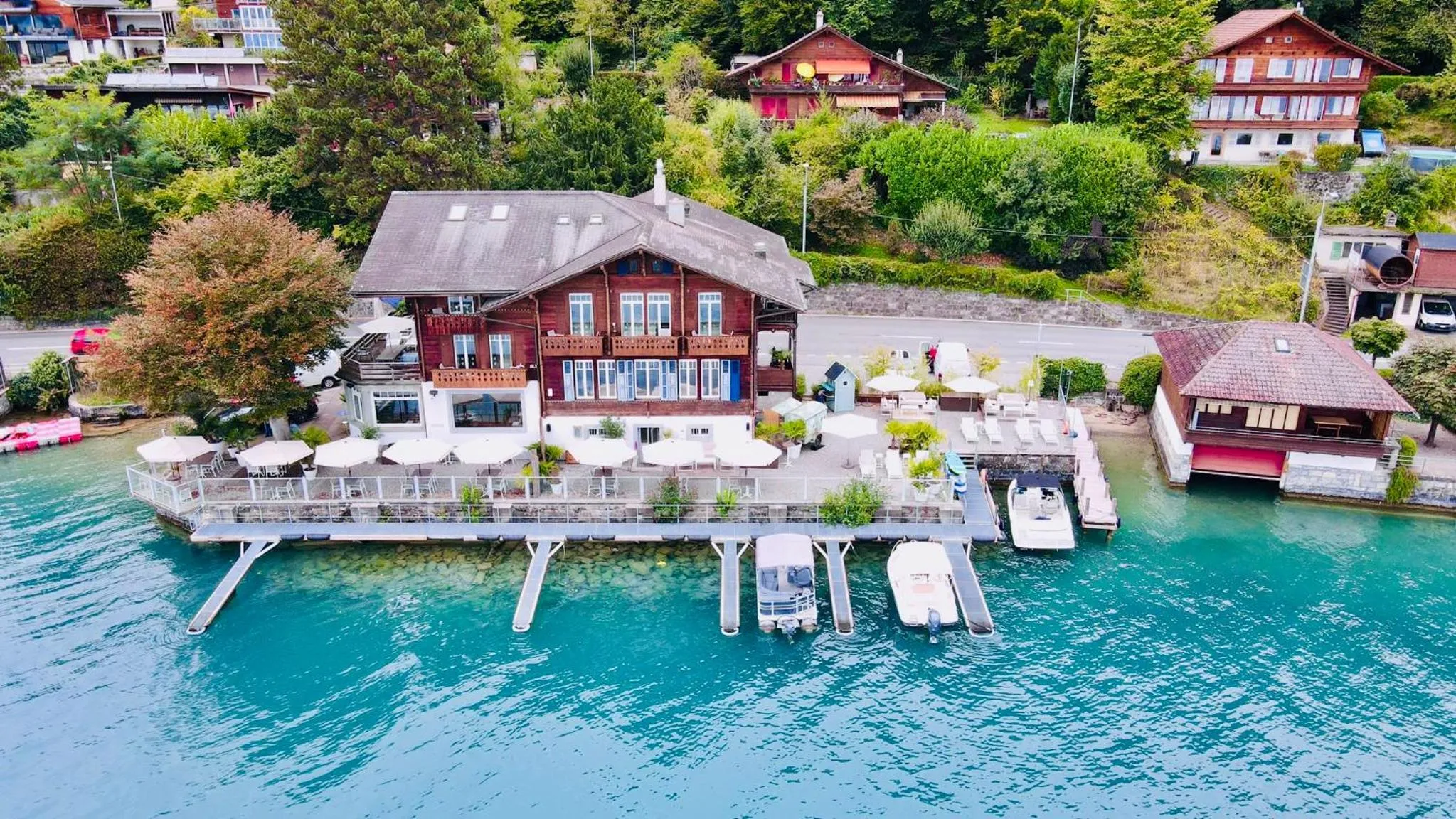 Property building in Boutique Hotel Niesenblick - direkt am Thunersee gelegen mit SELF CHECK IN & digitaler Rezeption