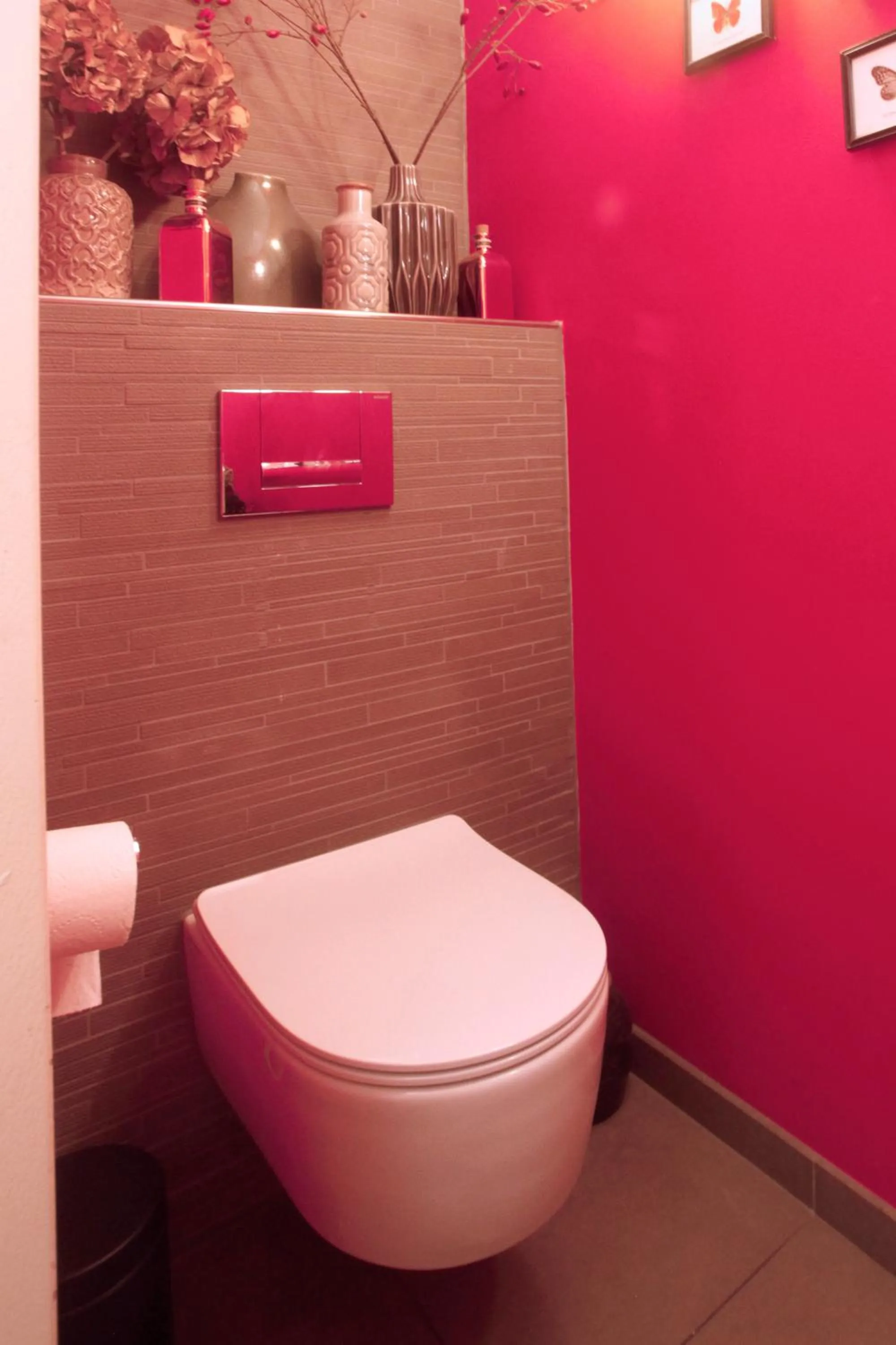 Toilet in Cozy Canal Studio