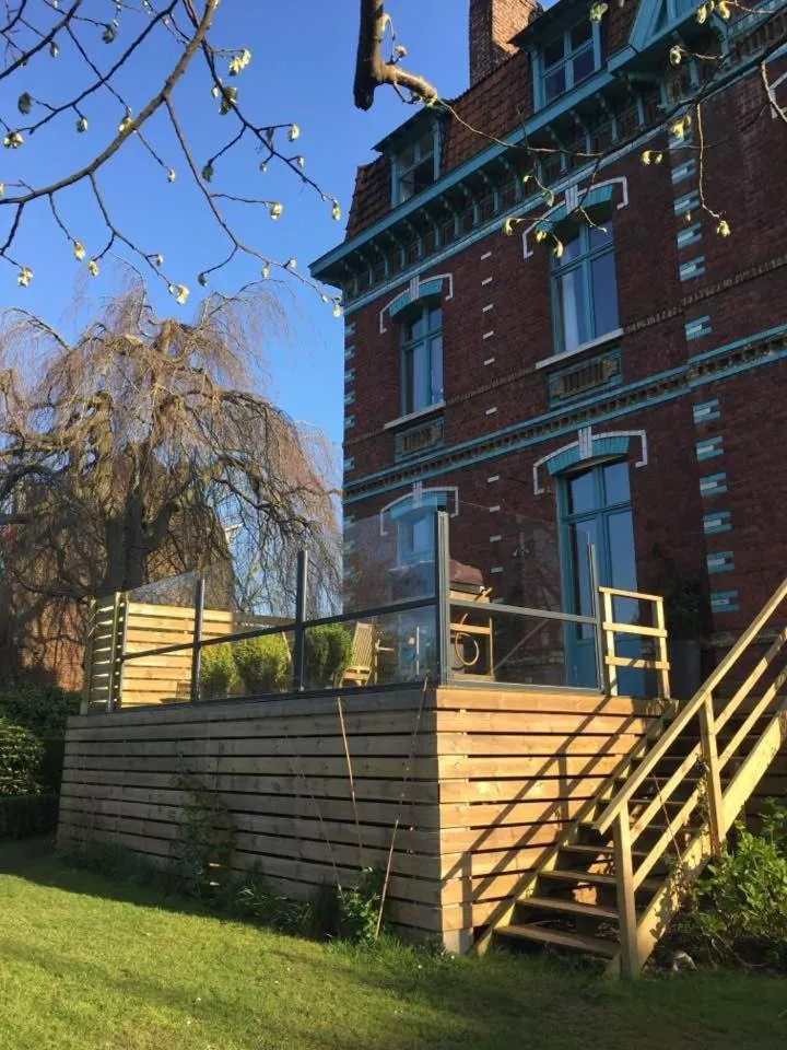 Patio in Villa Marguerite - Chambres d'Hôtes